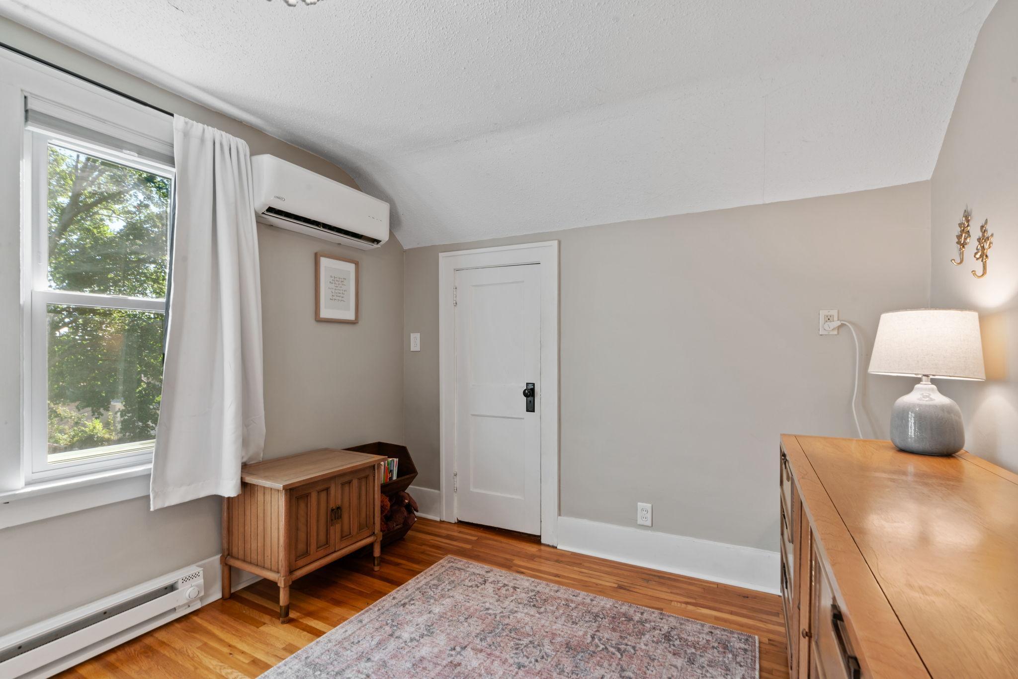 22 14th Avenue N