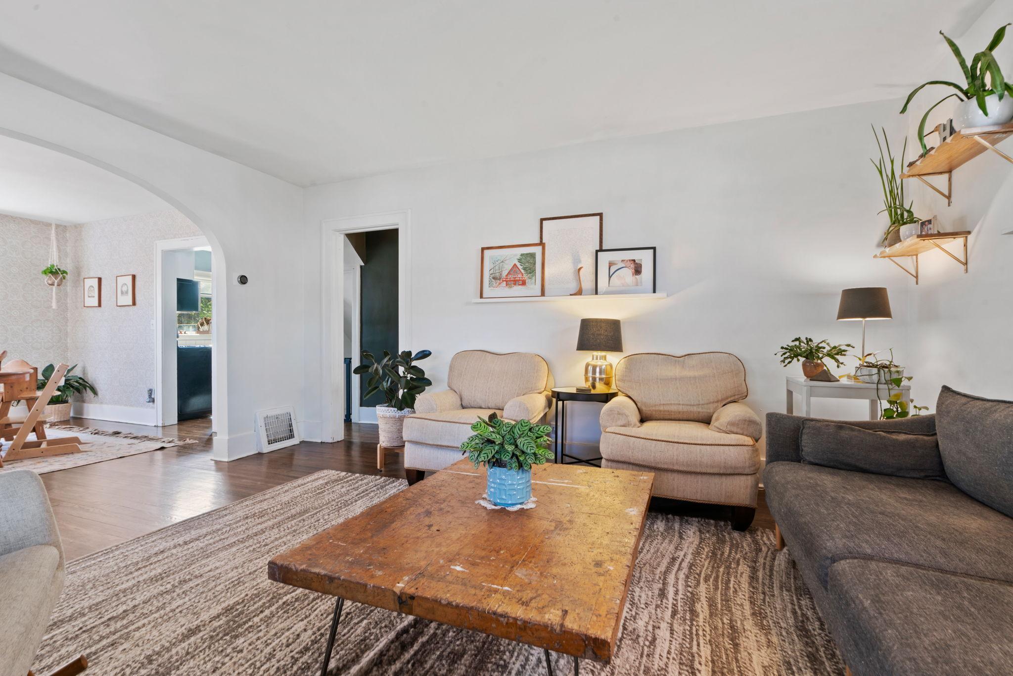 22 14th Avenue N
