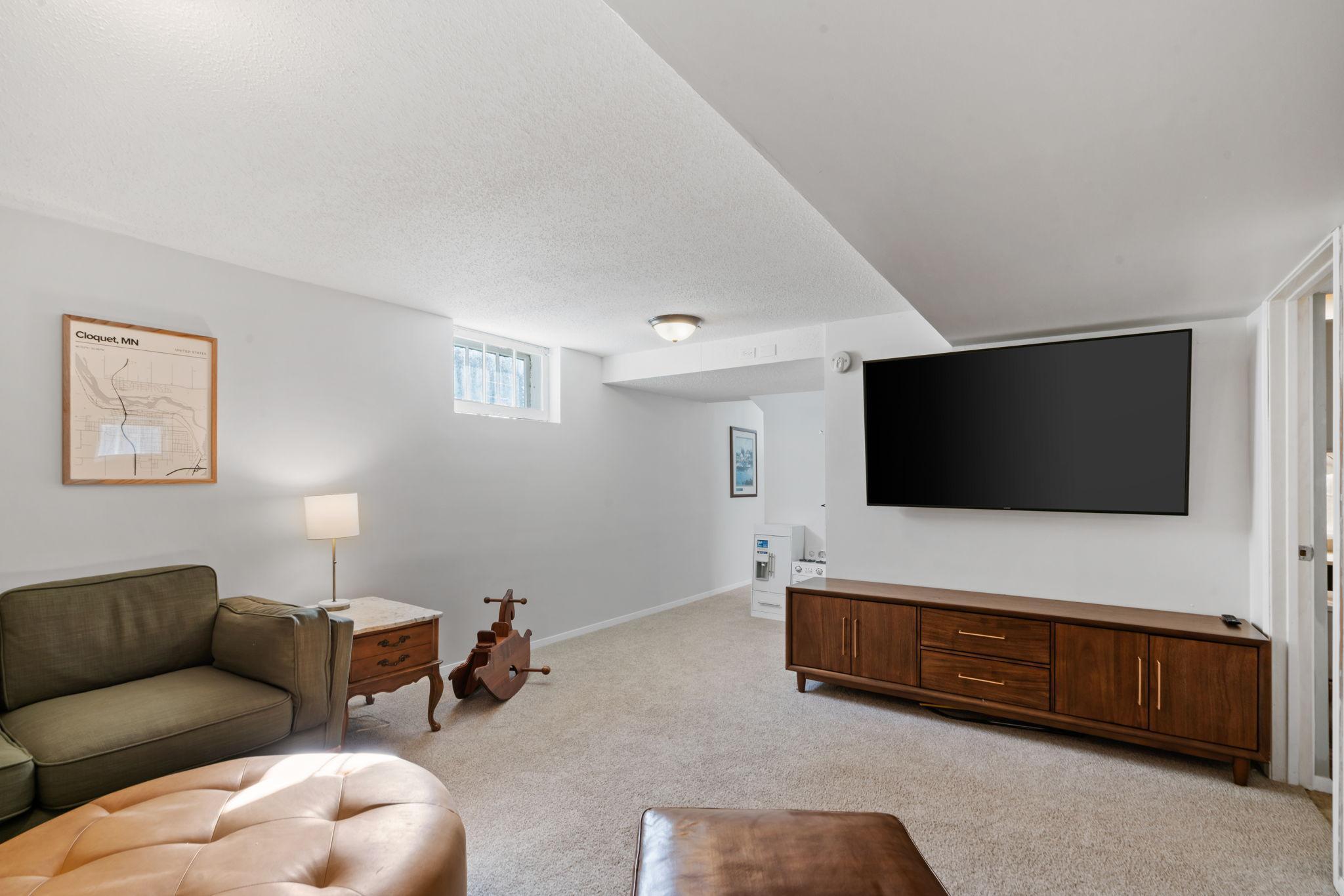 22 14th Avenue N