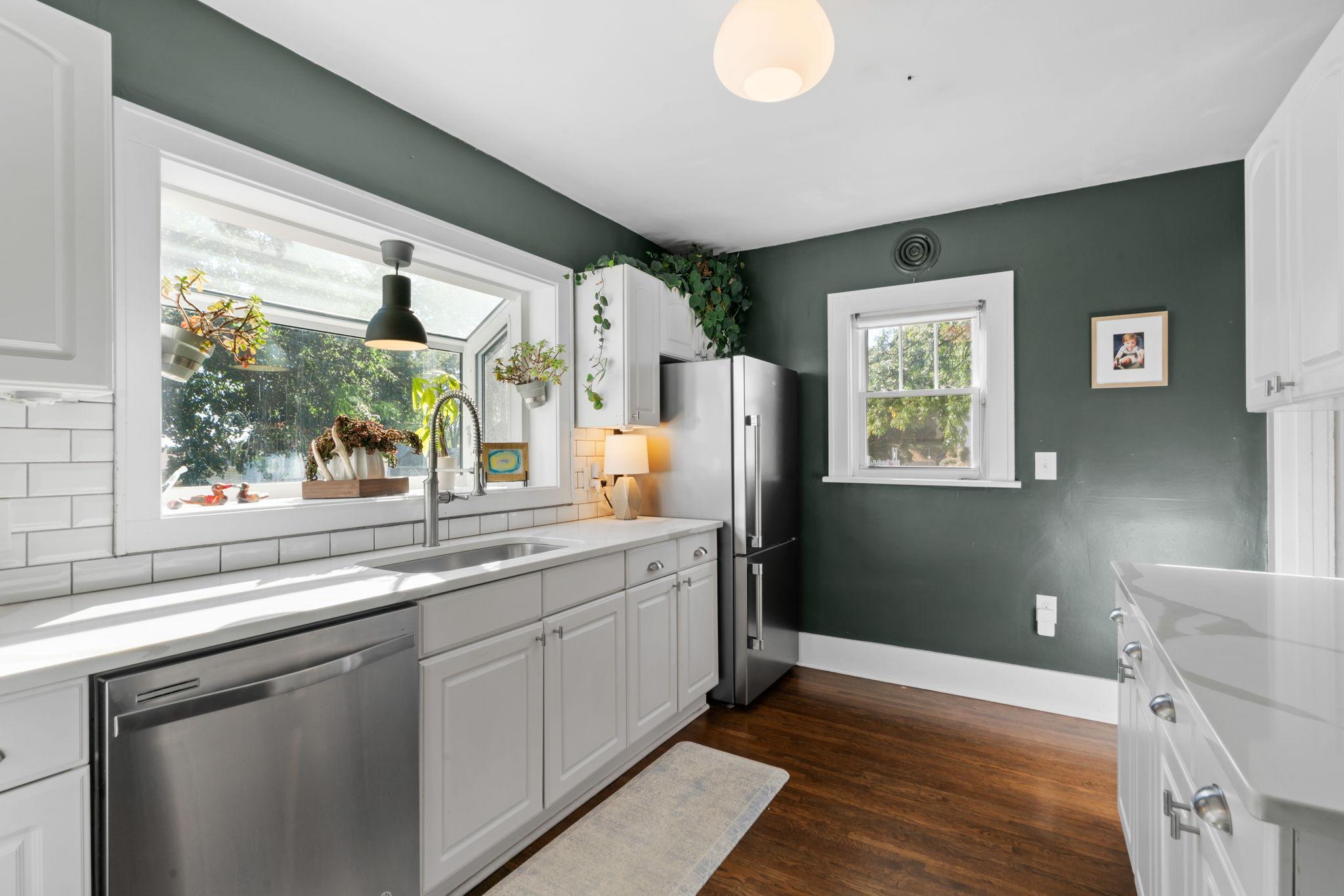22 14th Avenue N