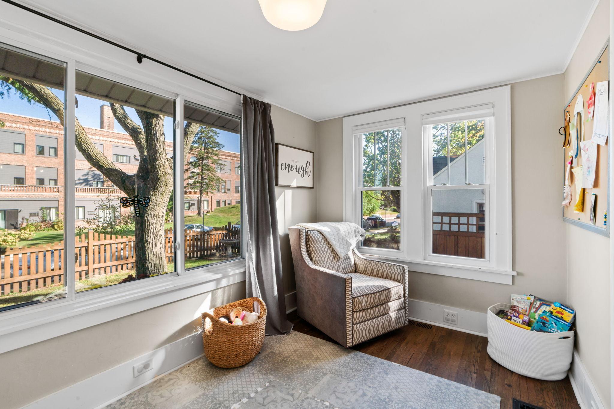 22 14th Avenue N
