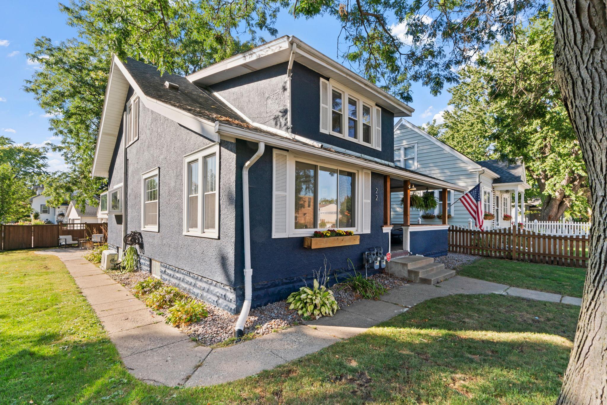 22 14th Avenue N