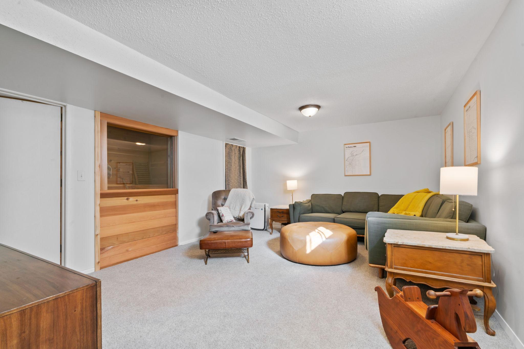 22 14th Avenue N
