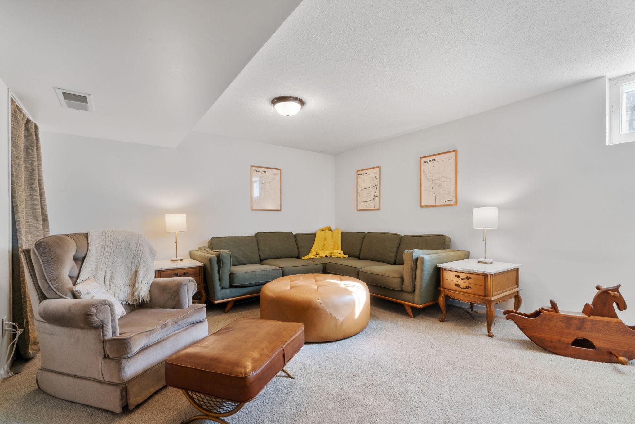 22 14th Avenue N