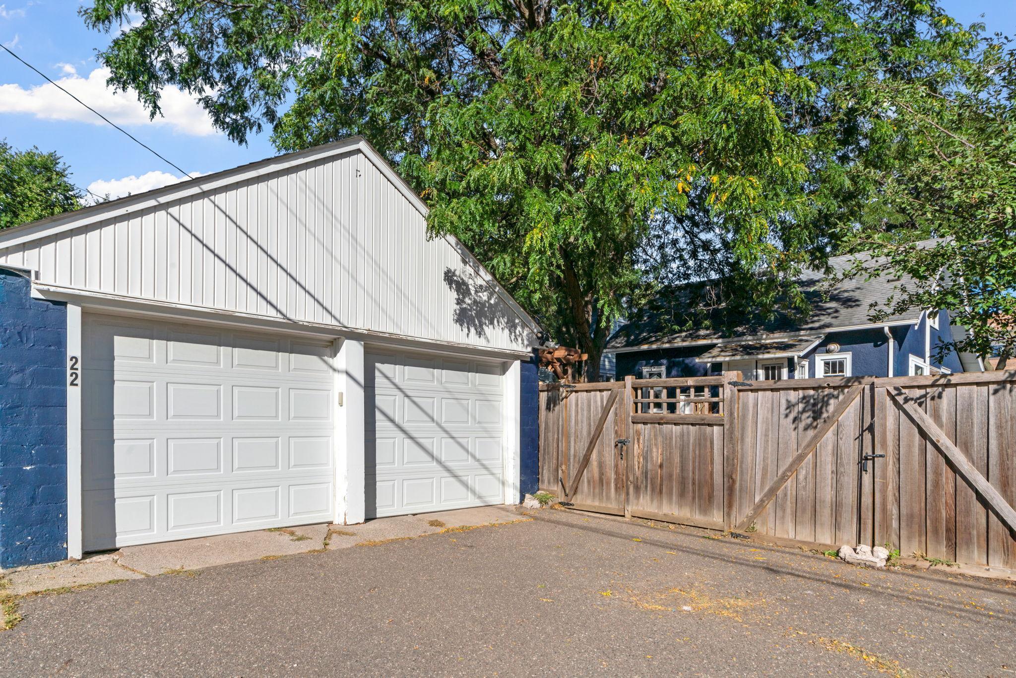 22 14th Avenue N