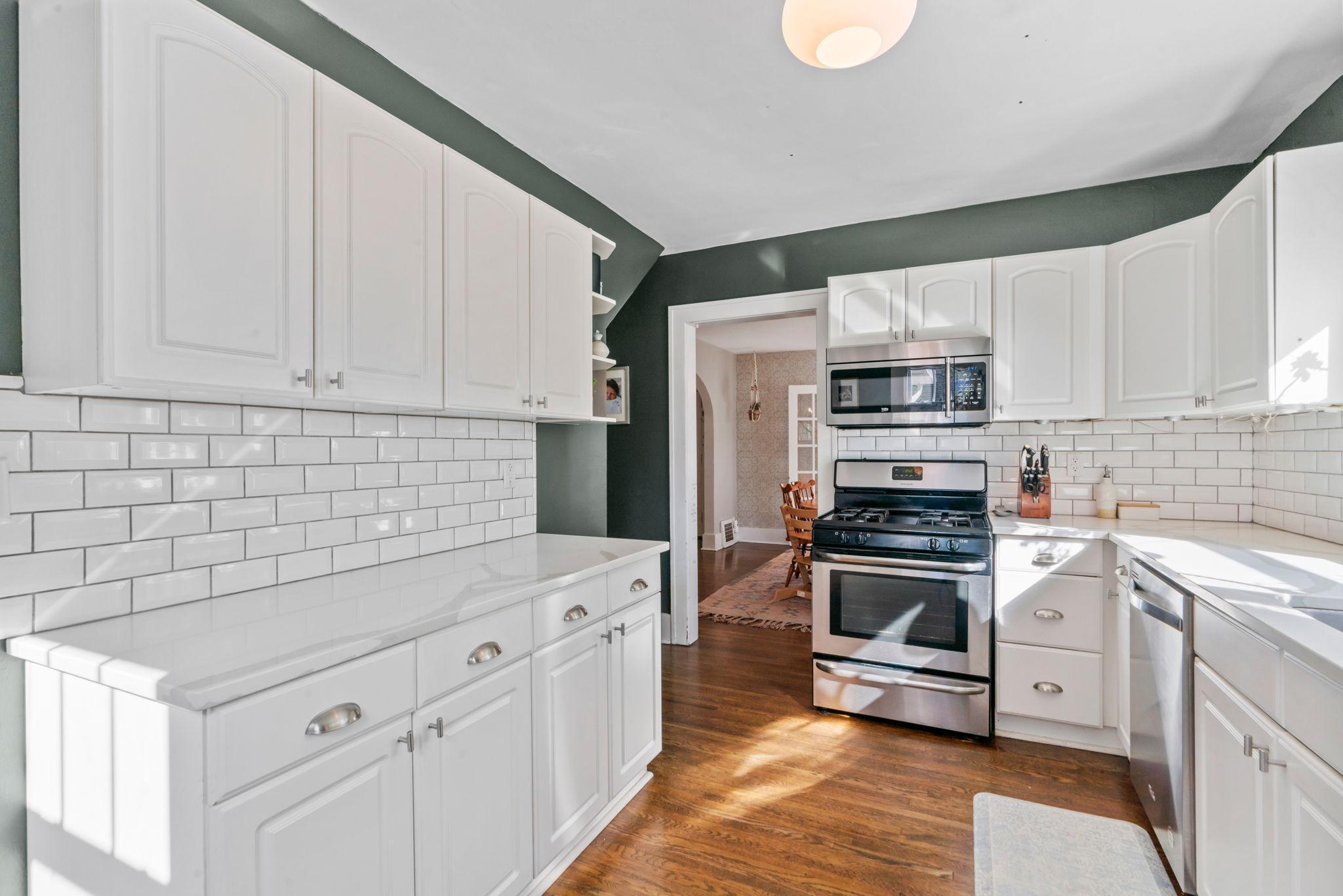 22 14th Avenue N