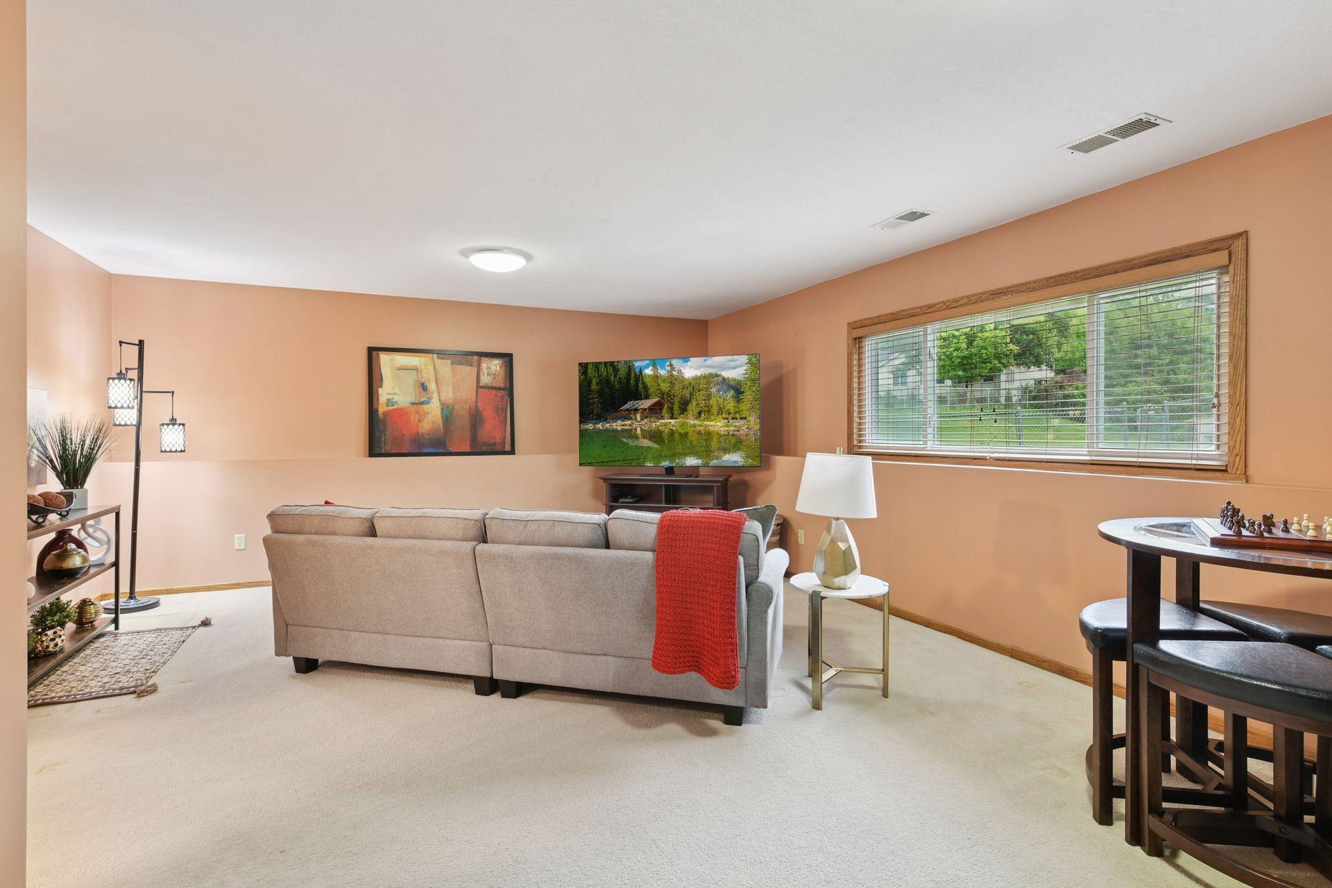 8580 Chanhassen Hills Drive S