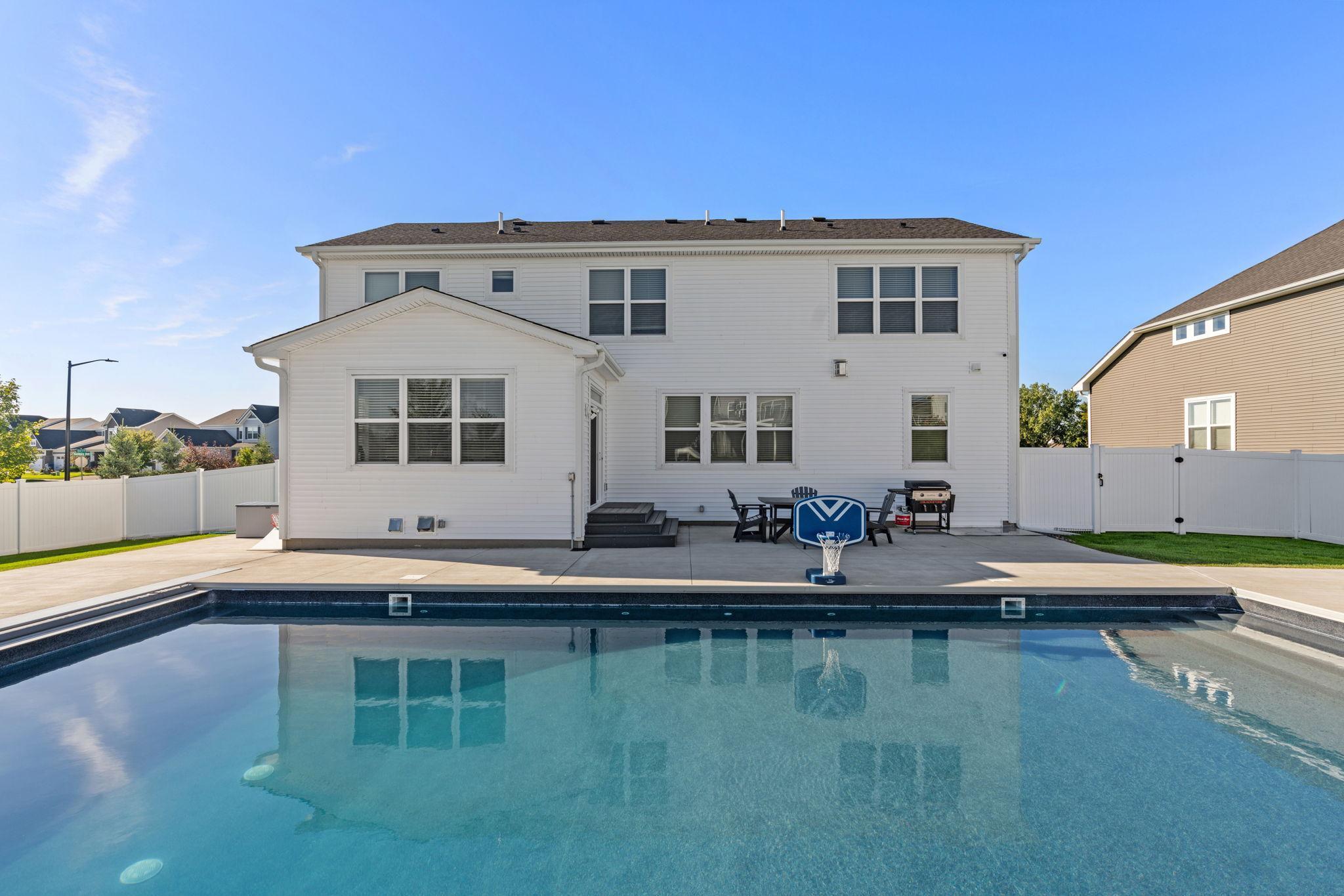 8015 182nd Street W