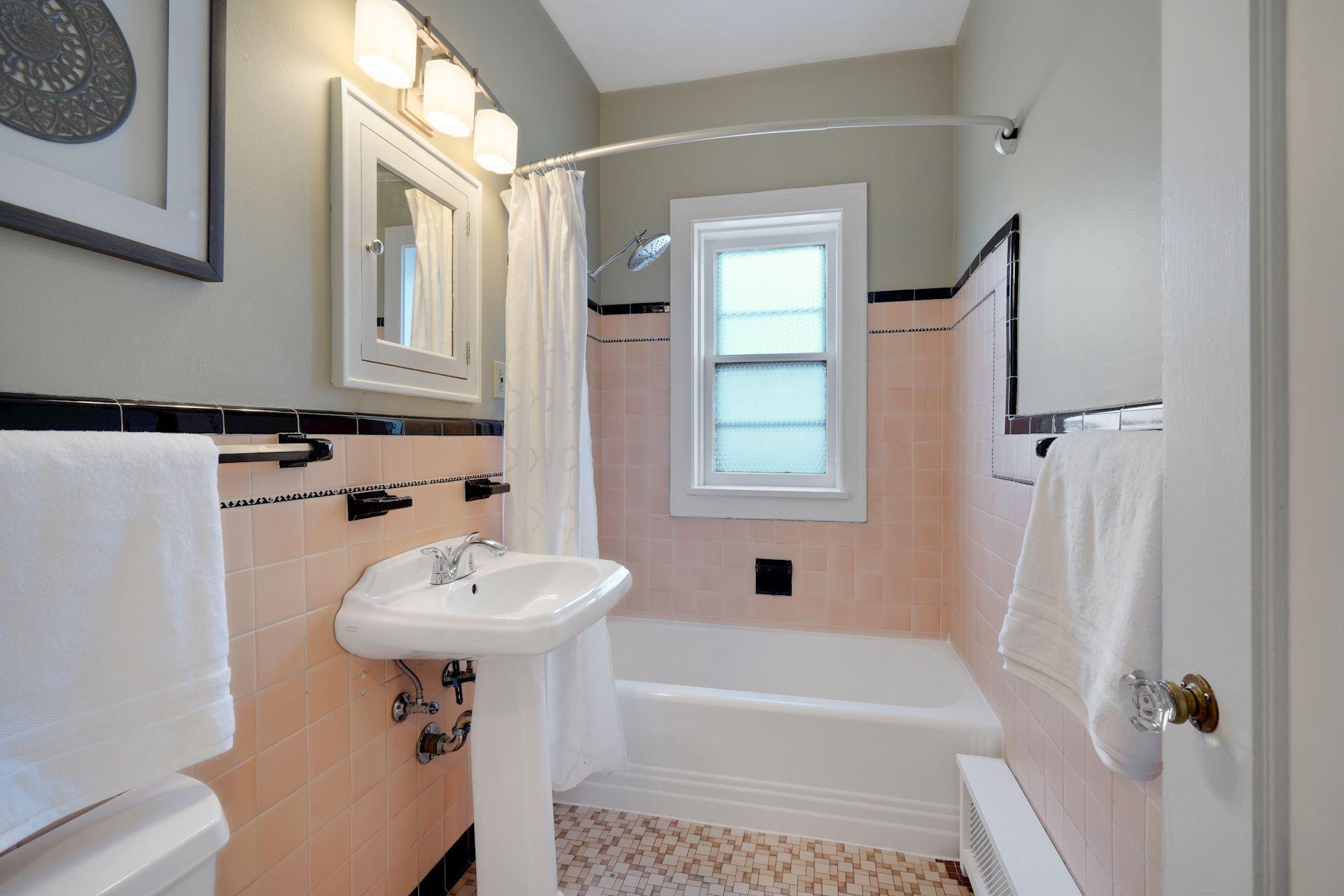 2606 Humboldt Avenue S Unit: 3