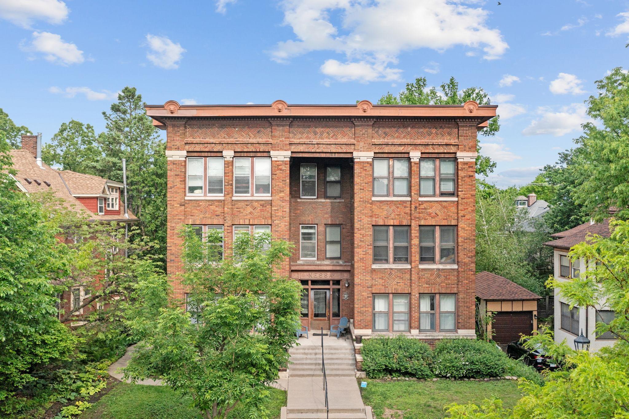 2606 Humboldt Avenue S Unit: 3