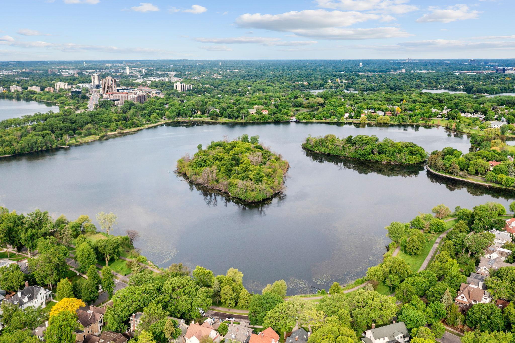 2606 Humboldt Avenue S Unit: 3