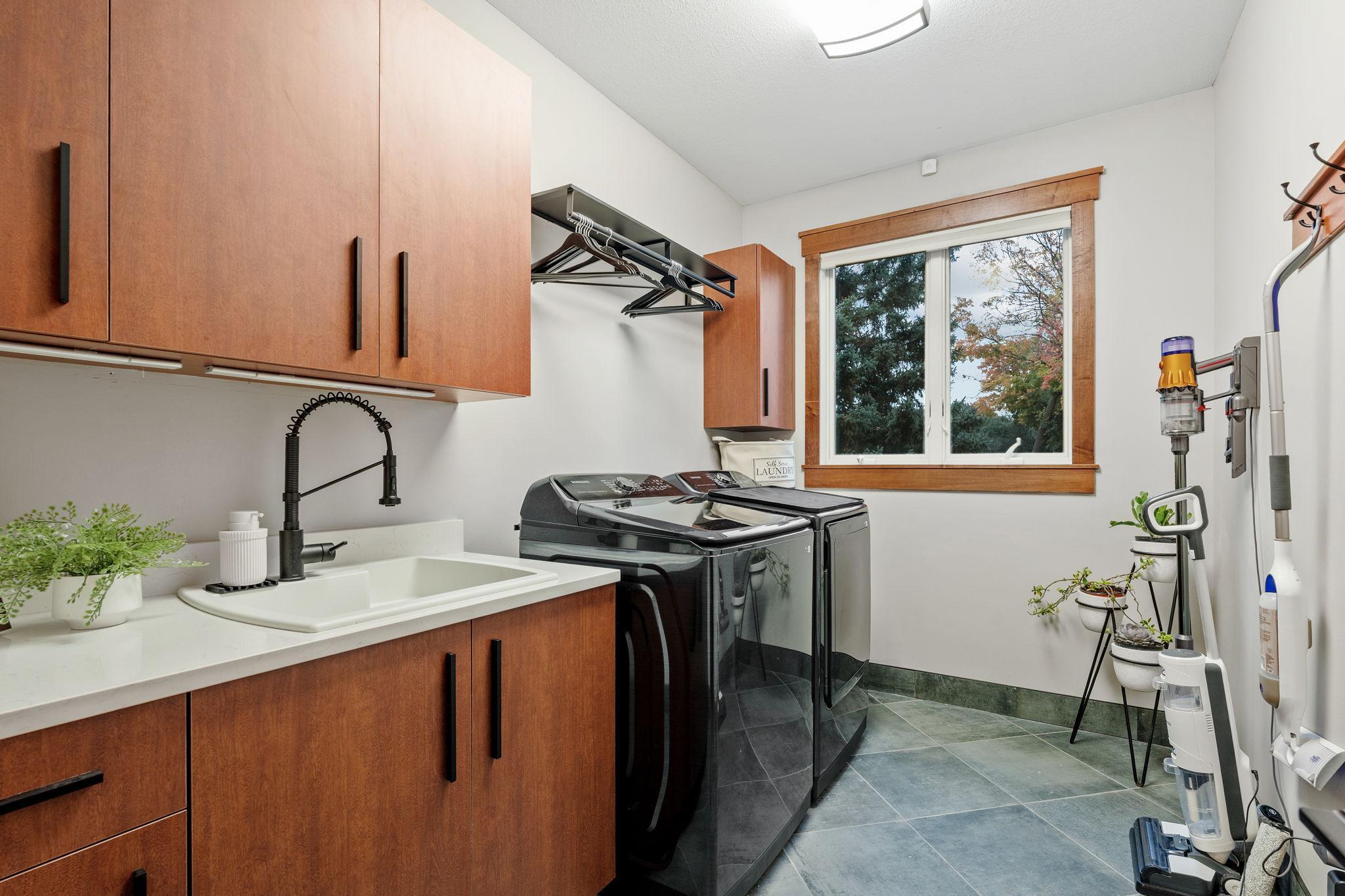 17400 Sunset Trail SW