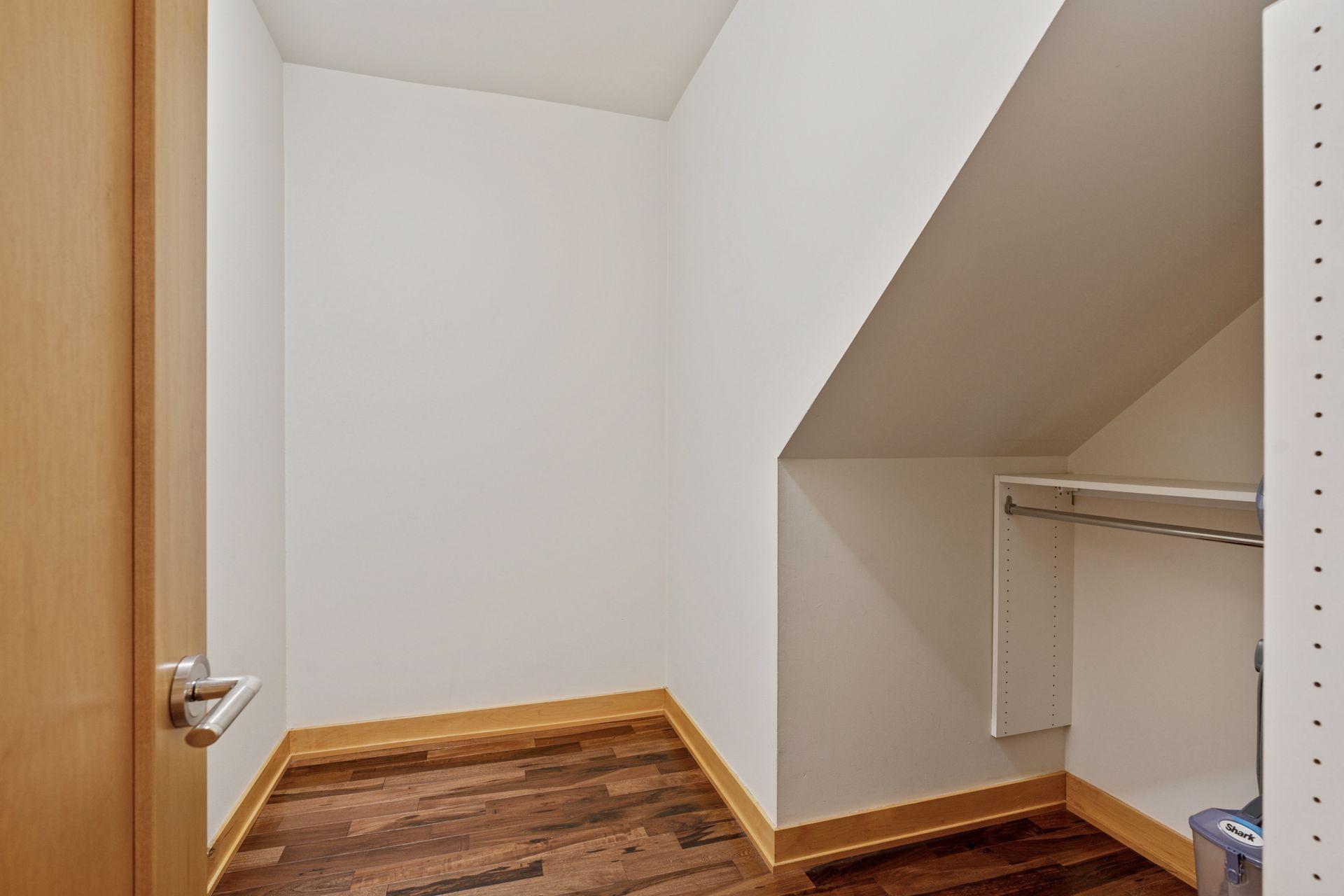 401 S 1st Street Unit: 1812