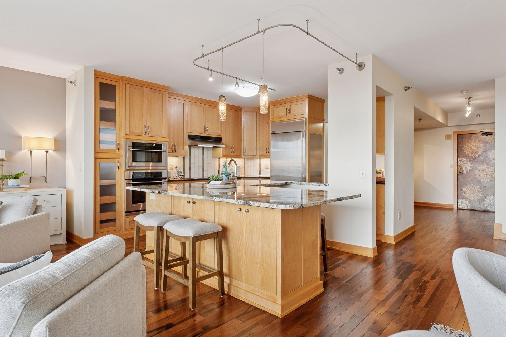 401 S 1st Street Unit: 1812
