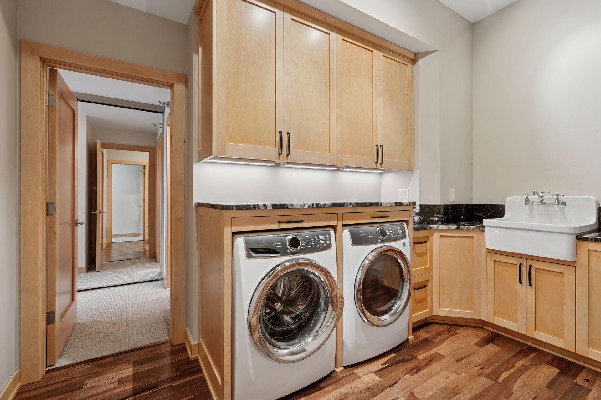 401 S 1st Street Unit: 1812