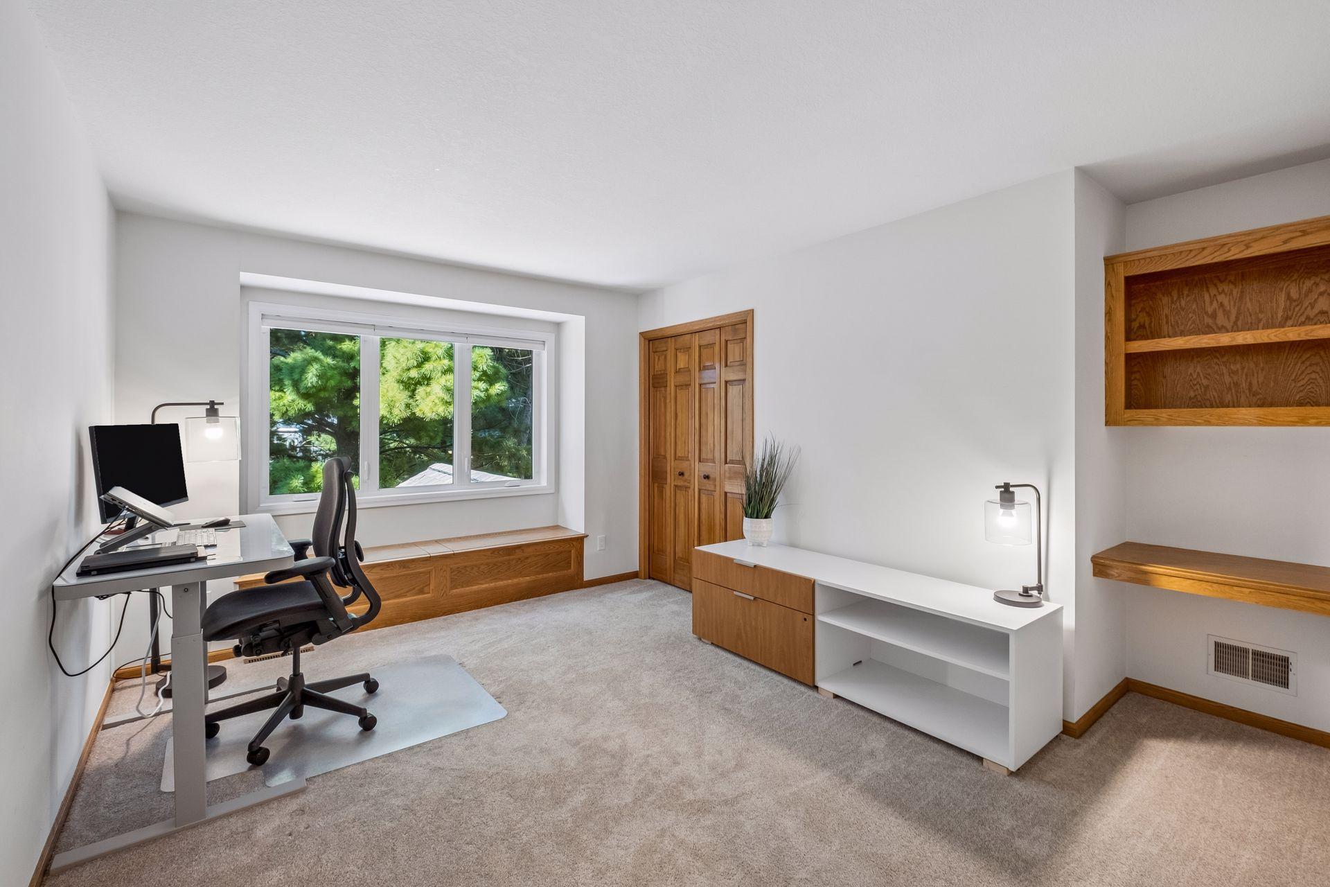 11086 Holland Circle