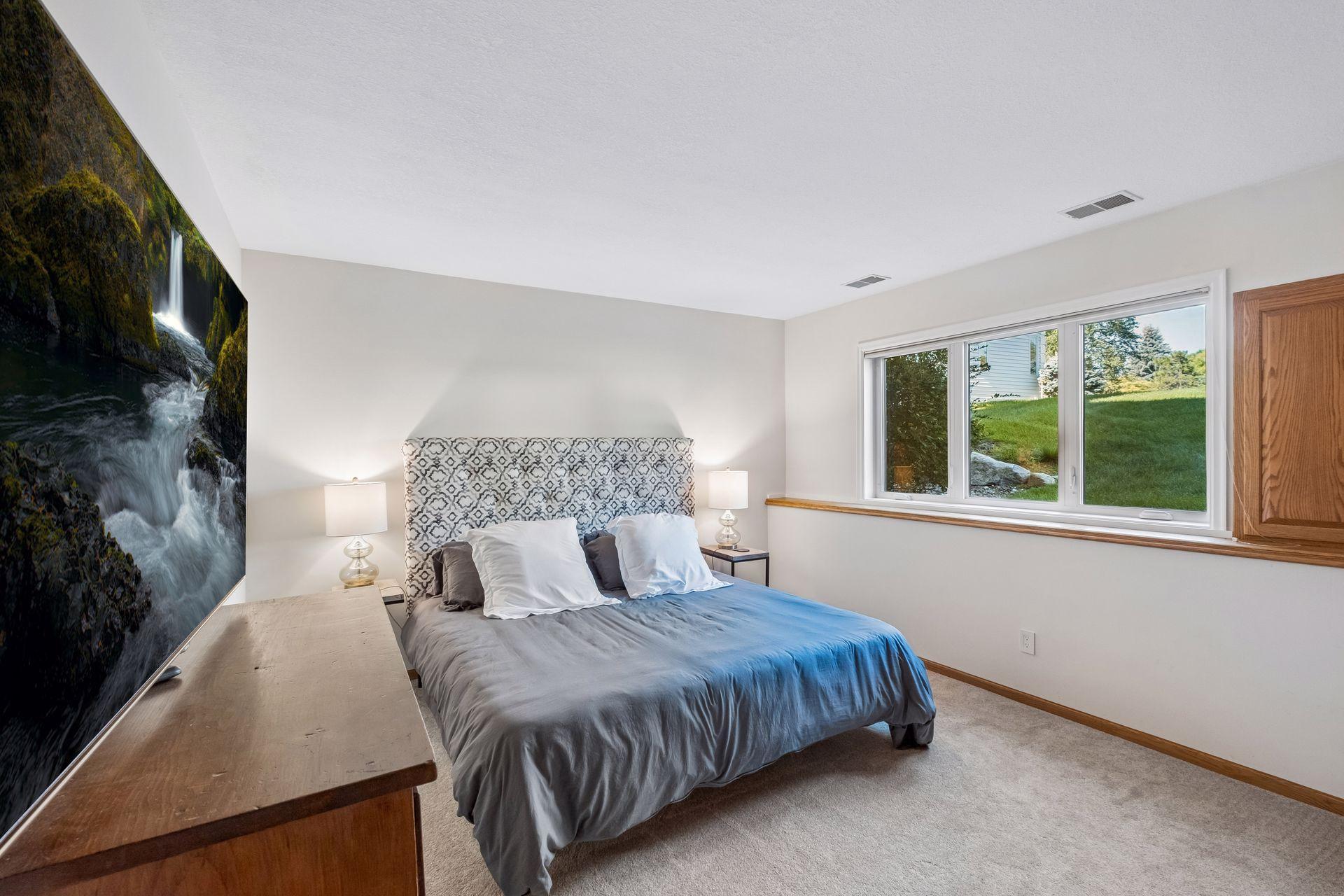 11086 Holland Circle