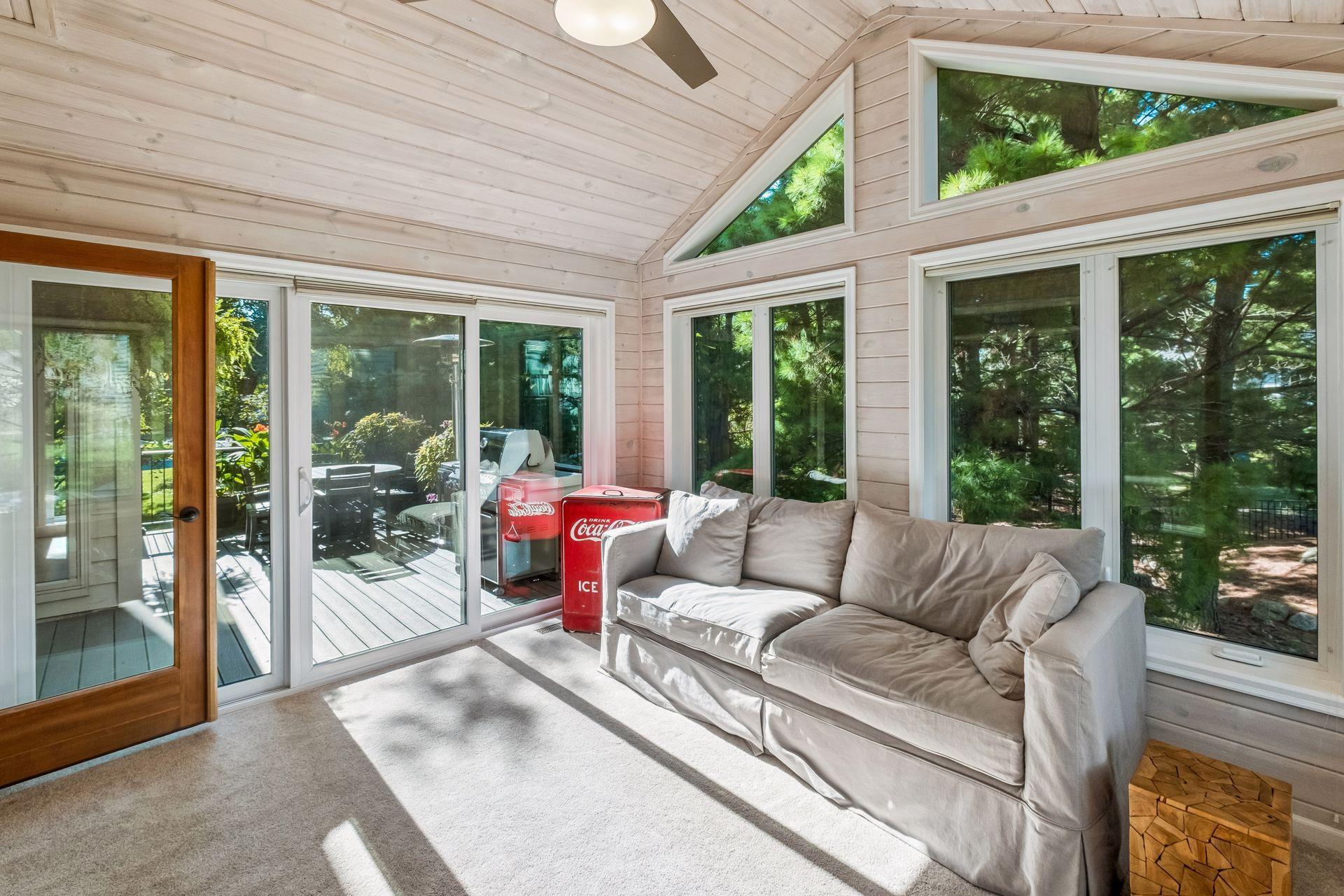 11086 Holland Circle