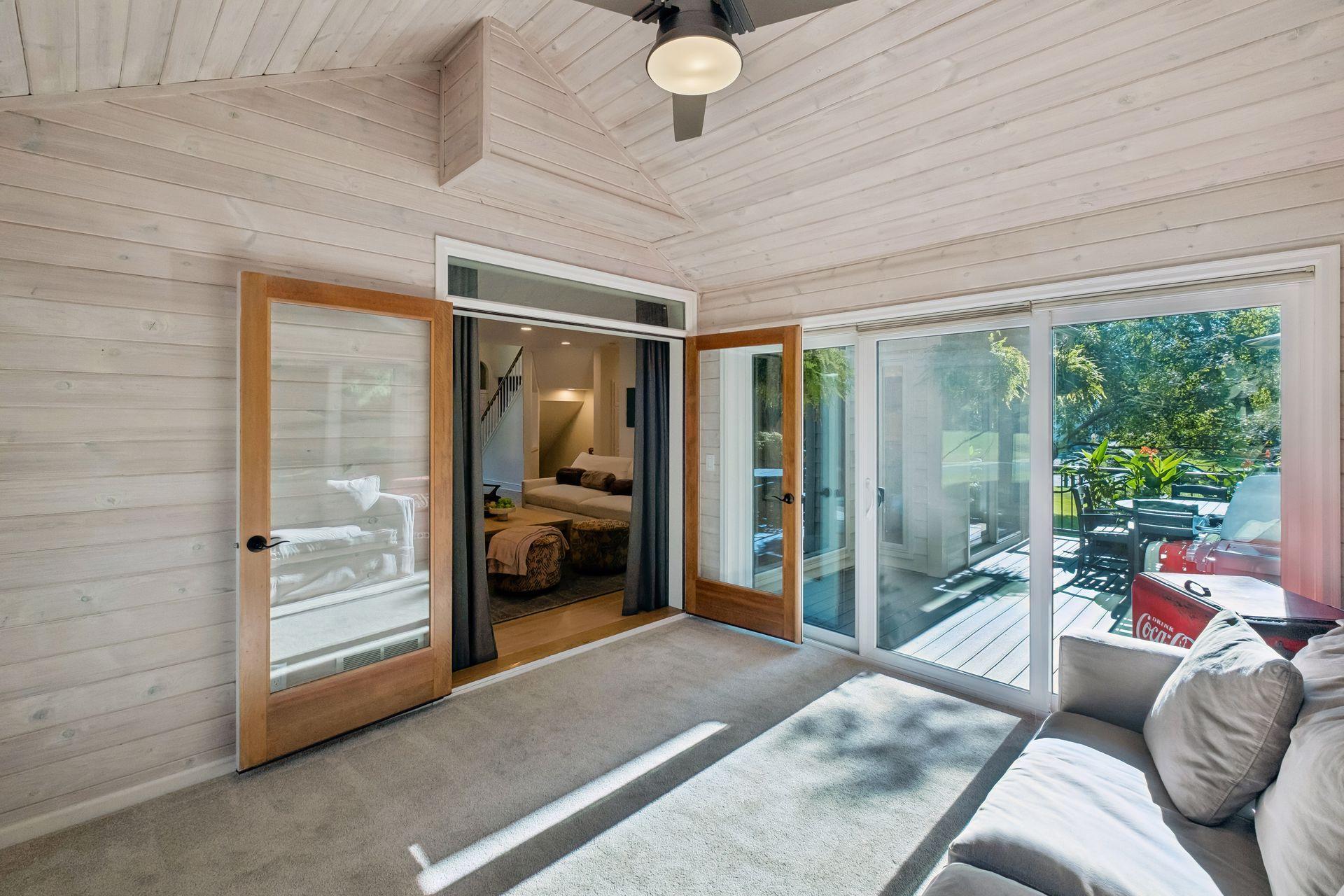 11086 Holland Circle