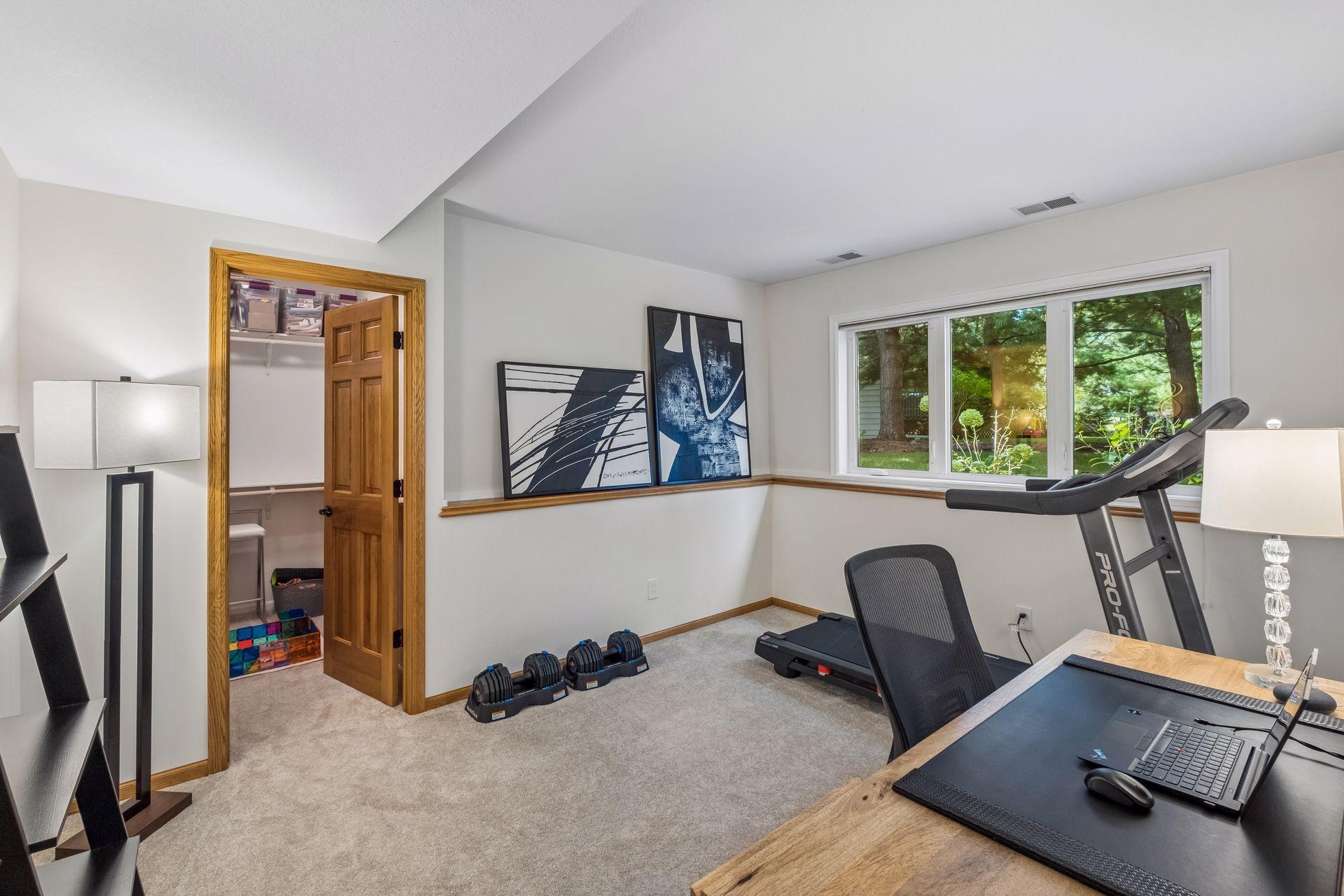 11086 Holland Circle