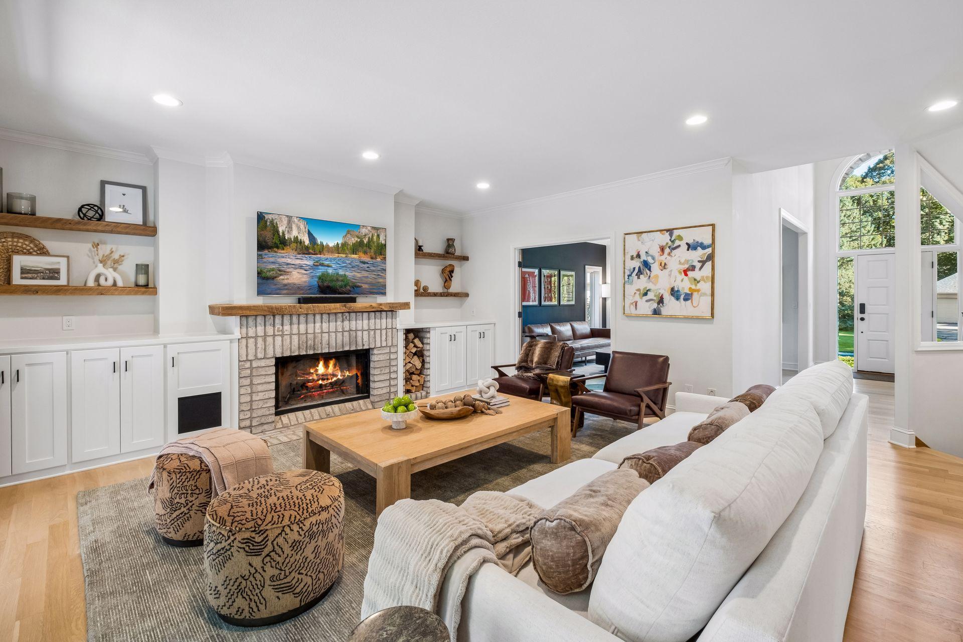 11086 Holland Circle