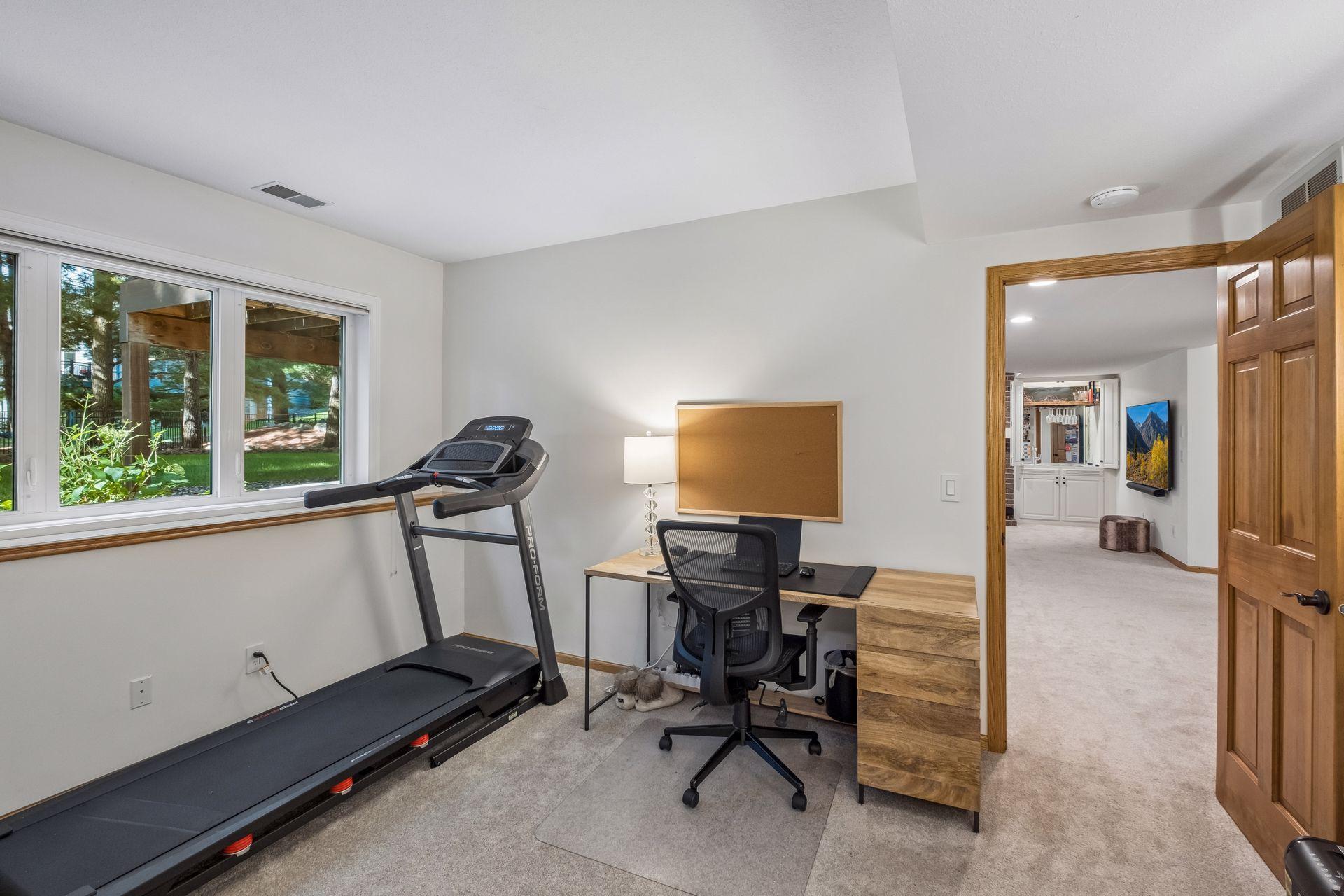 11086 Holland Circle