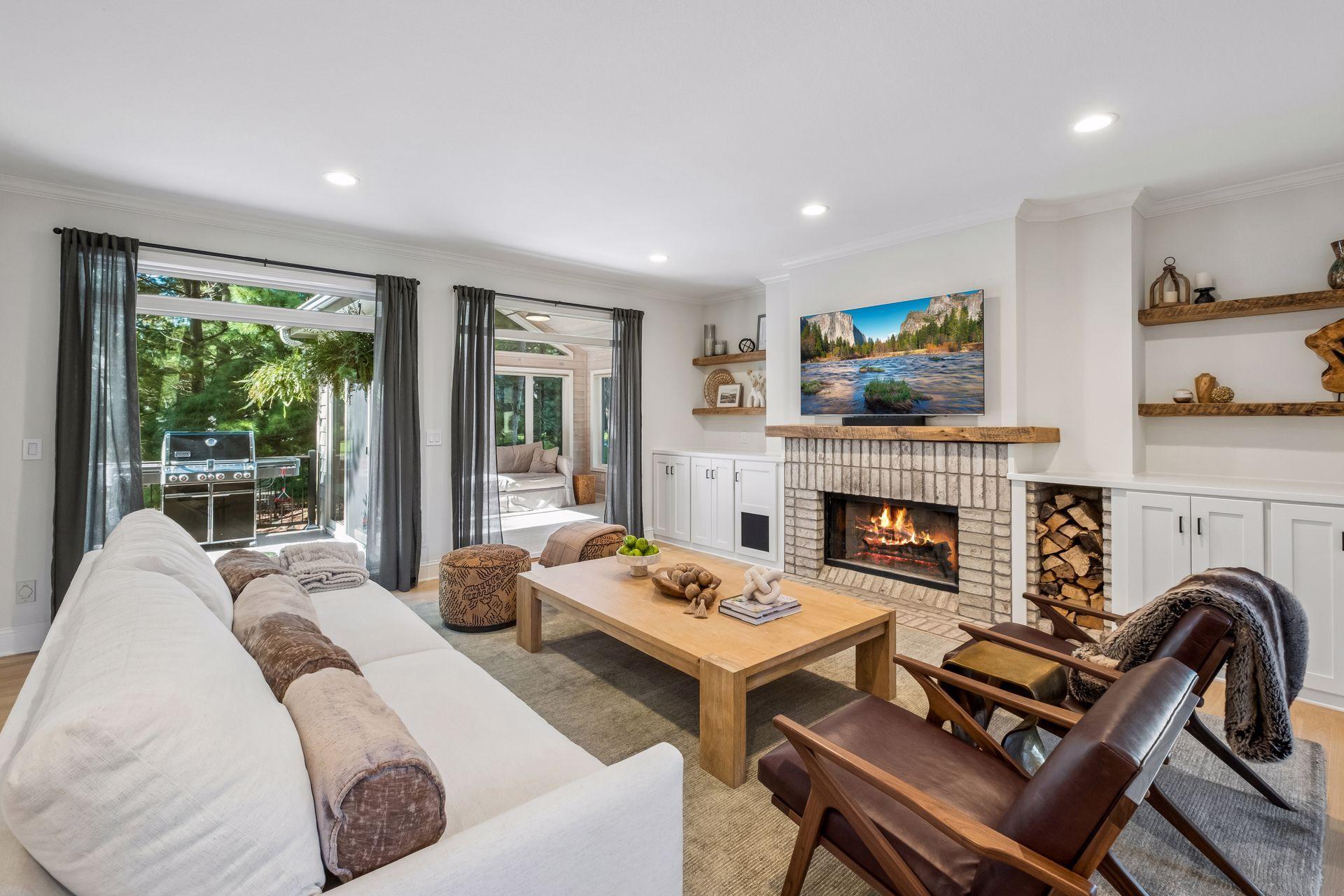 11086 Holland Circle