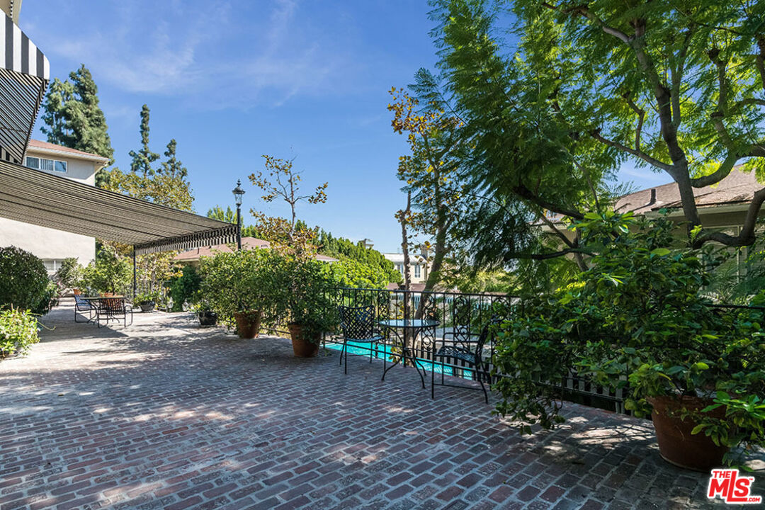 1223 SUNSET PLAZA DR., UNIT A