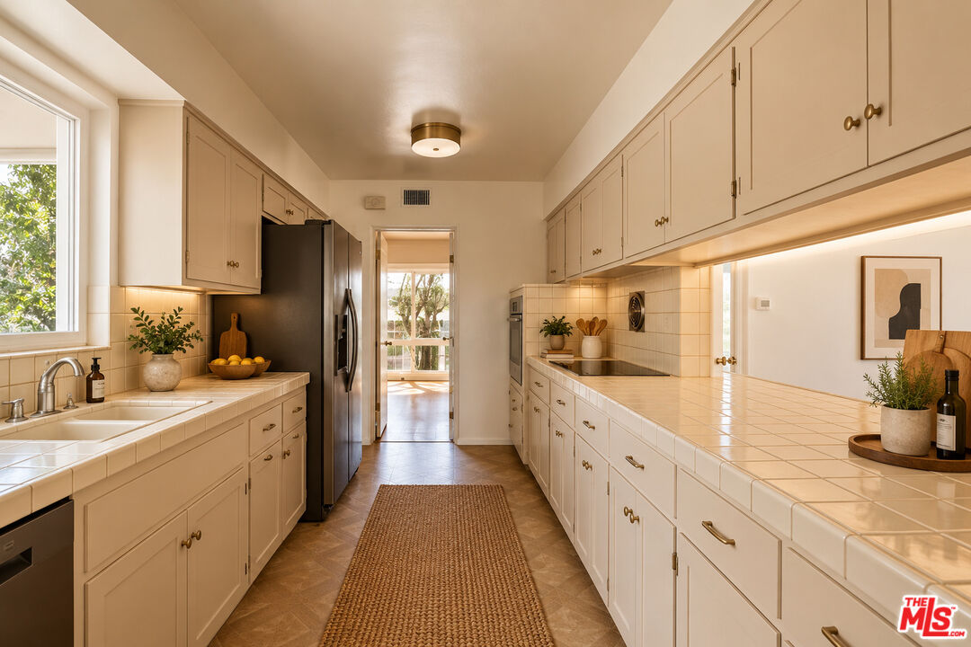 17508 Vintage St