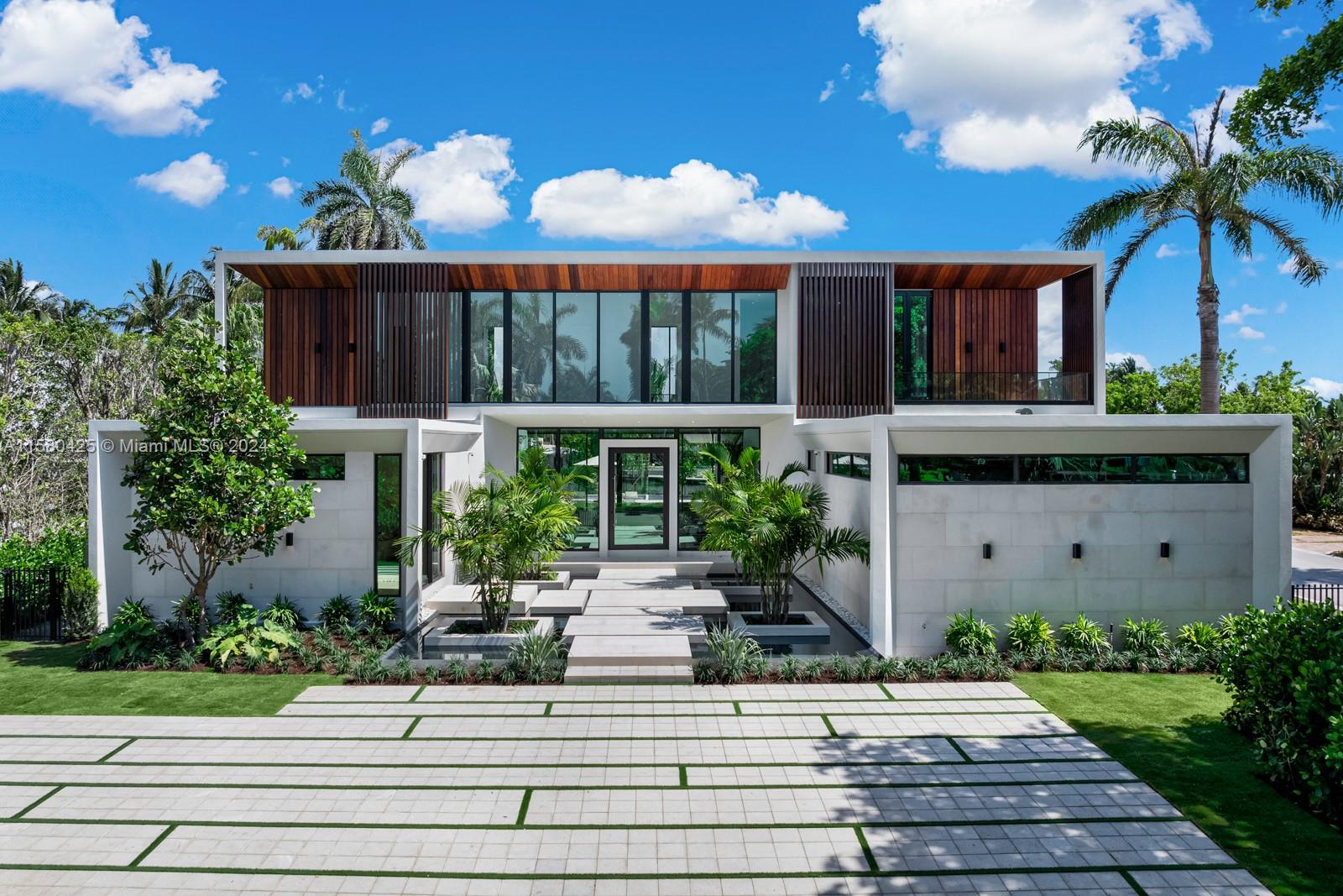 2700 Sunset Dr