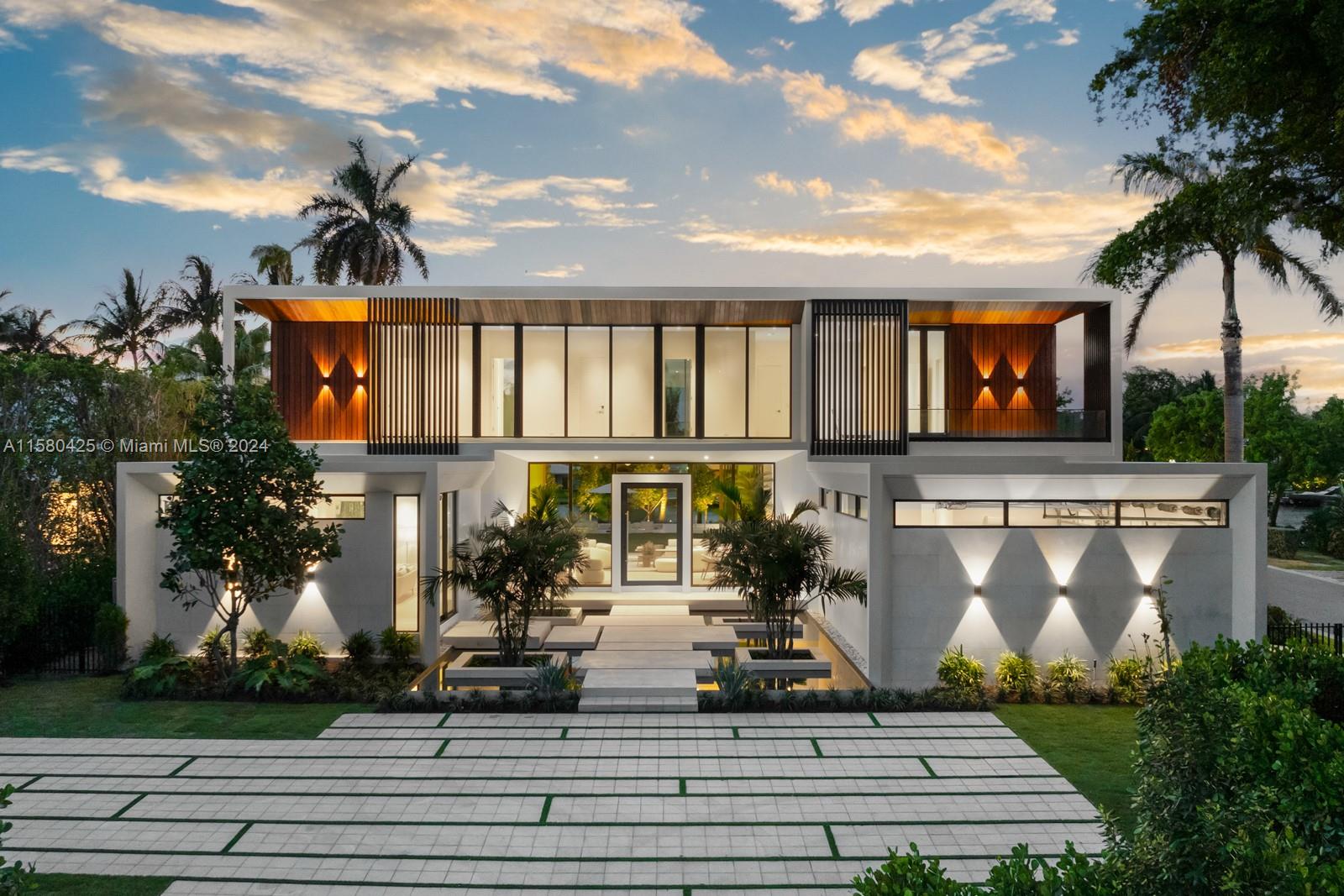 2700 Sunset Dr