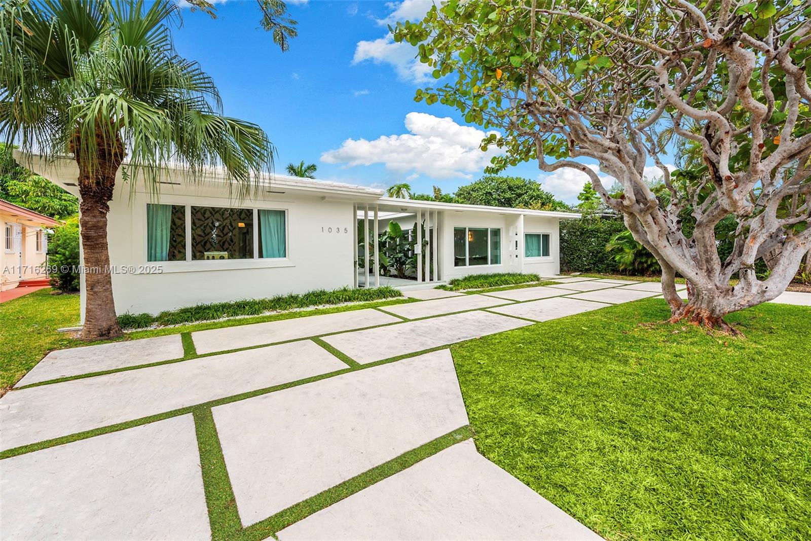 1035 Fairway Dr