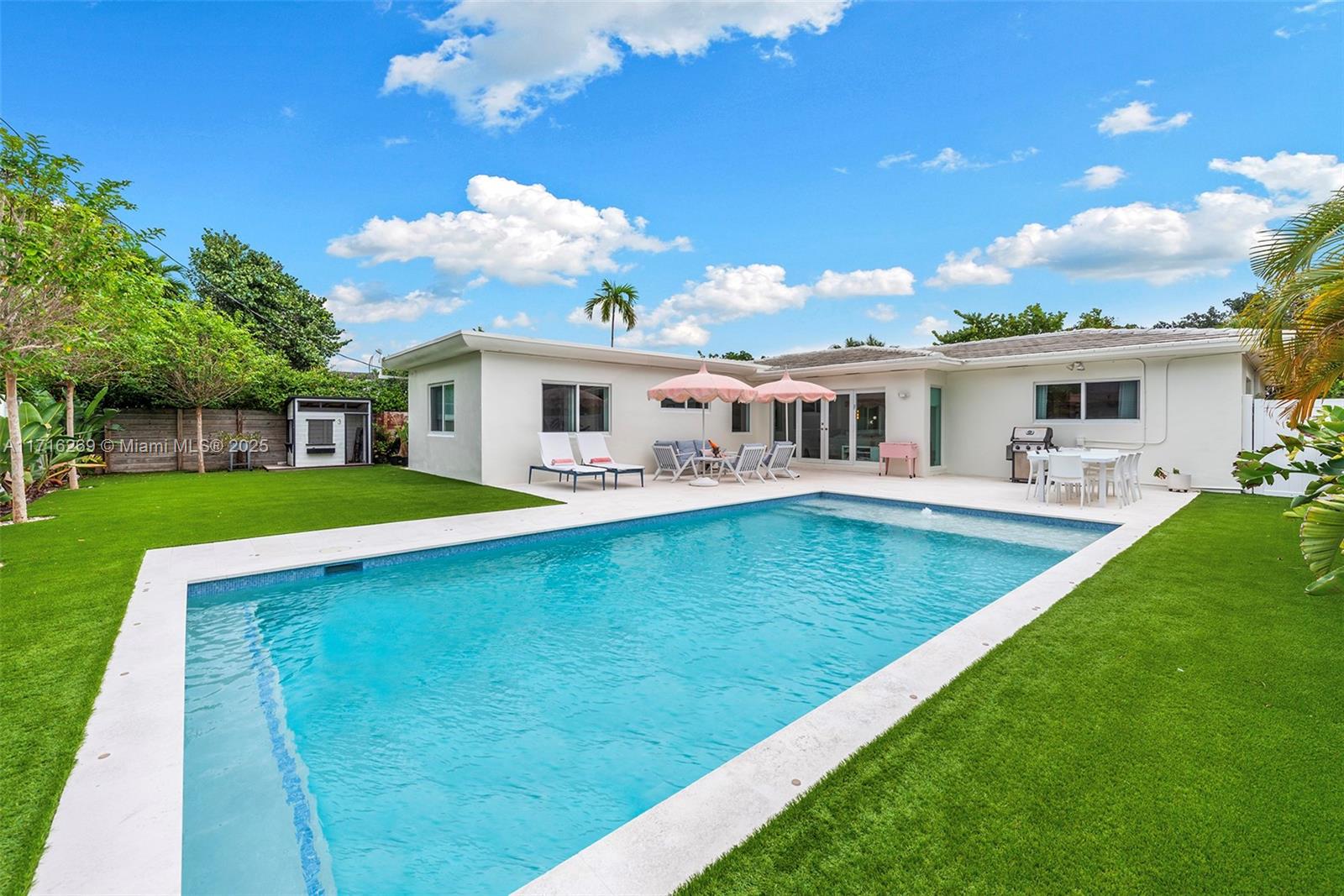 1035 Fairway Dr