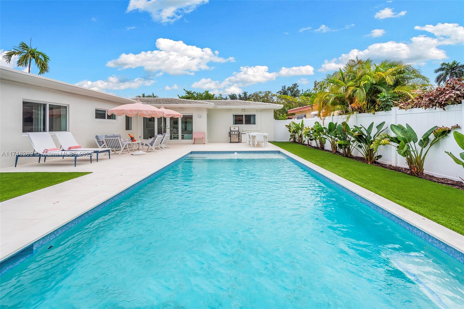 1035 Fairway Dr