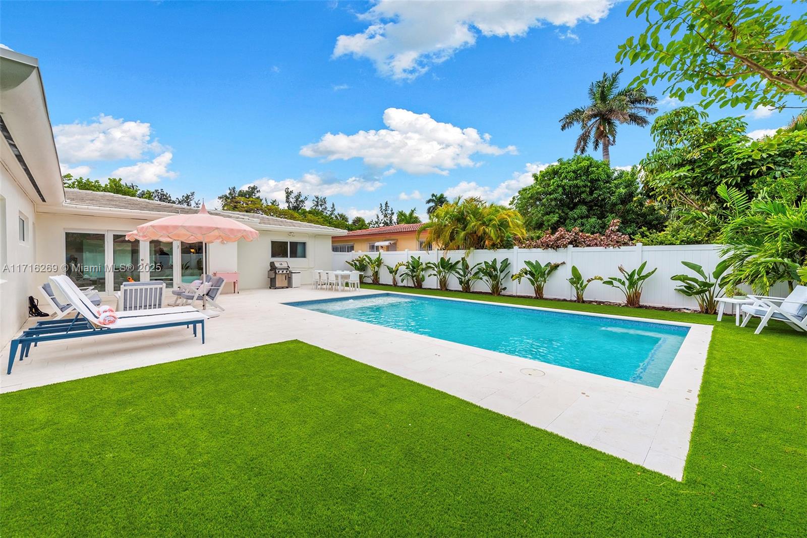 1035 Fairway Dr