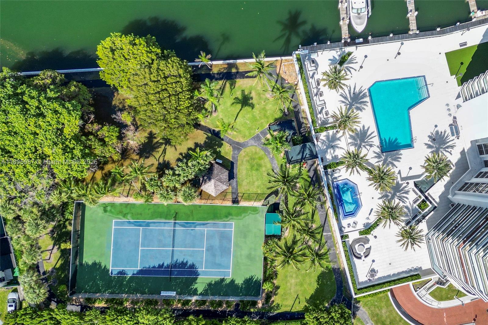 5500 Collins Ave # 1104
