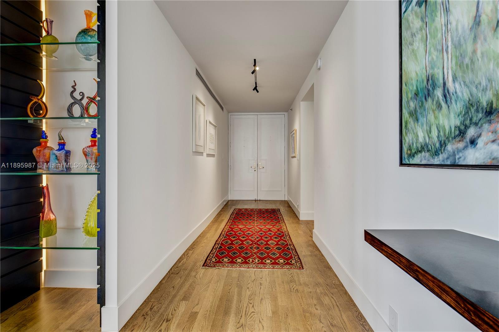 5500 Collins Ave # 1104