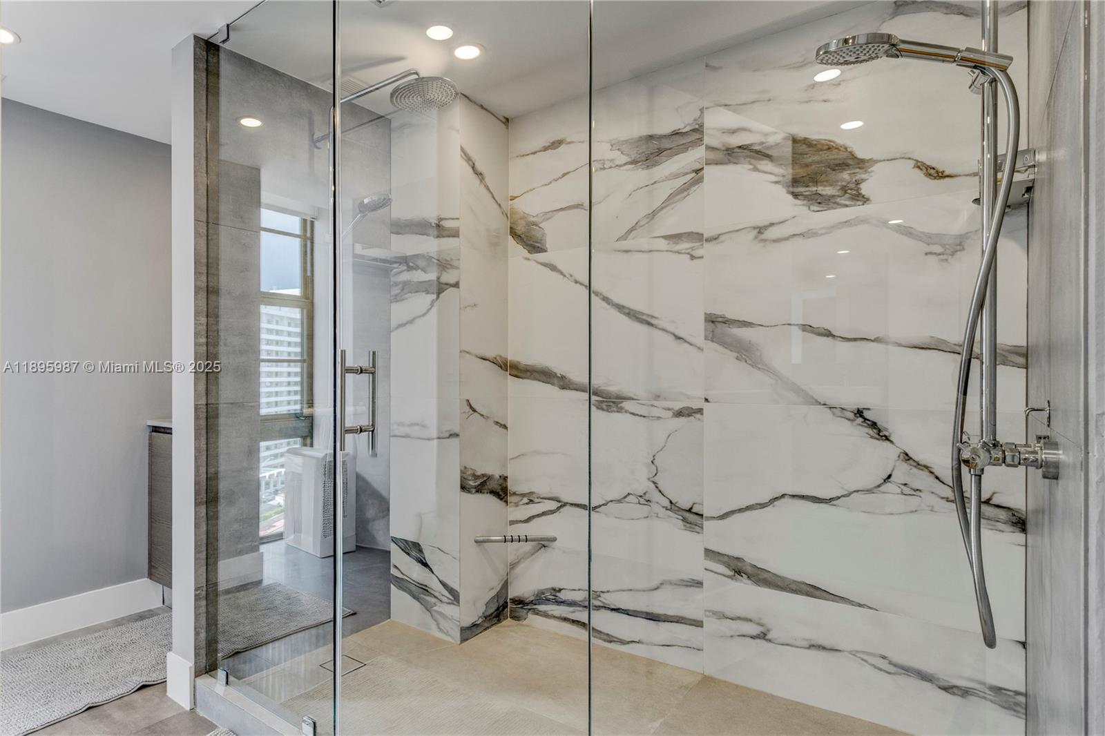 5500 Collins Ave # 1104