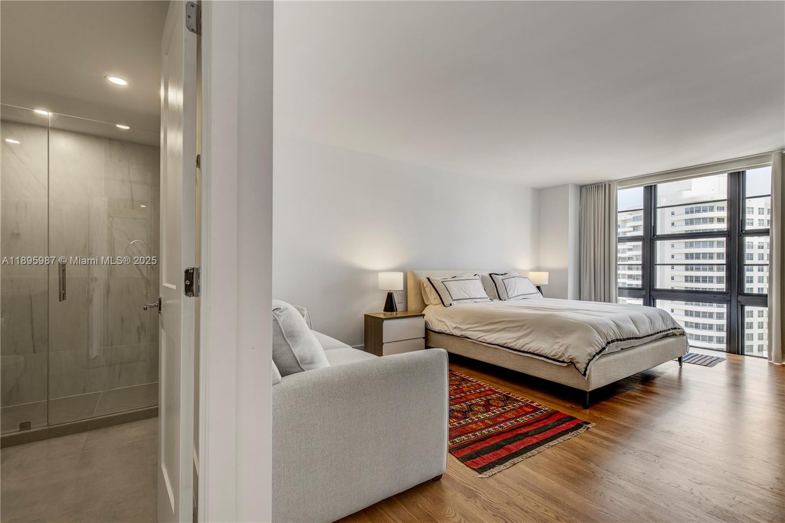 5500 Collins Ave # 1104