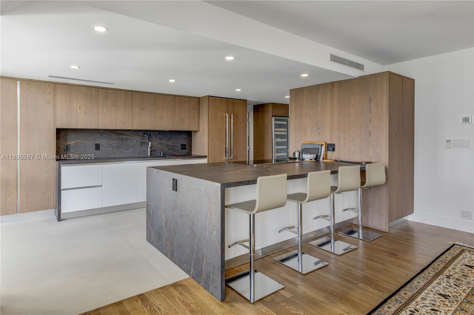 5500 Collins Ave # 1104