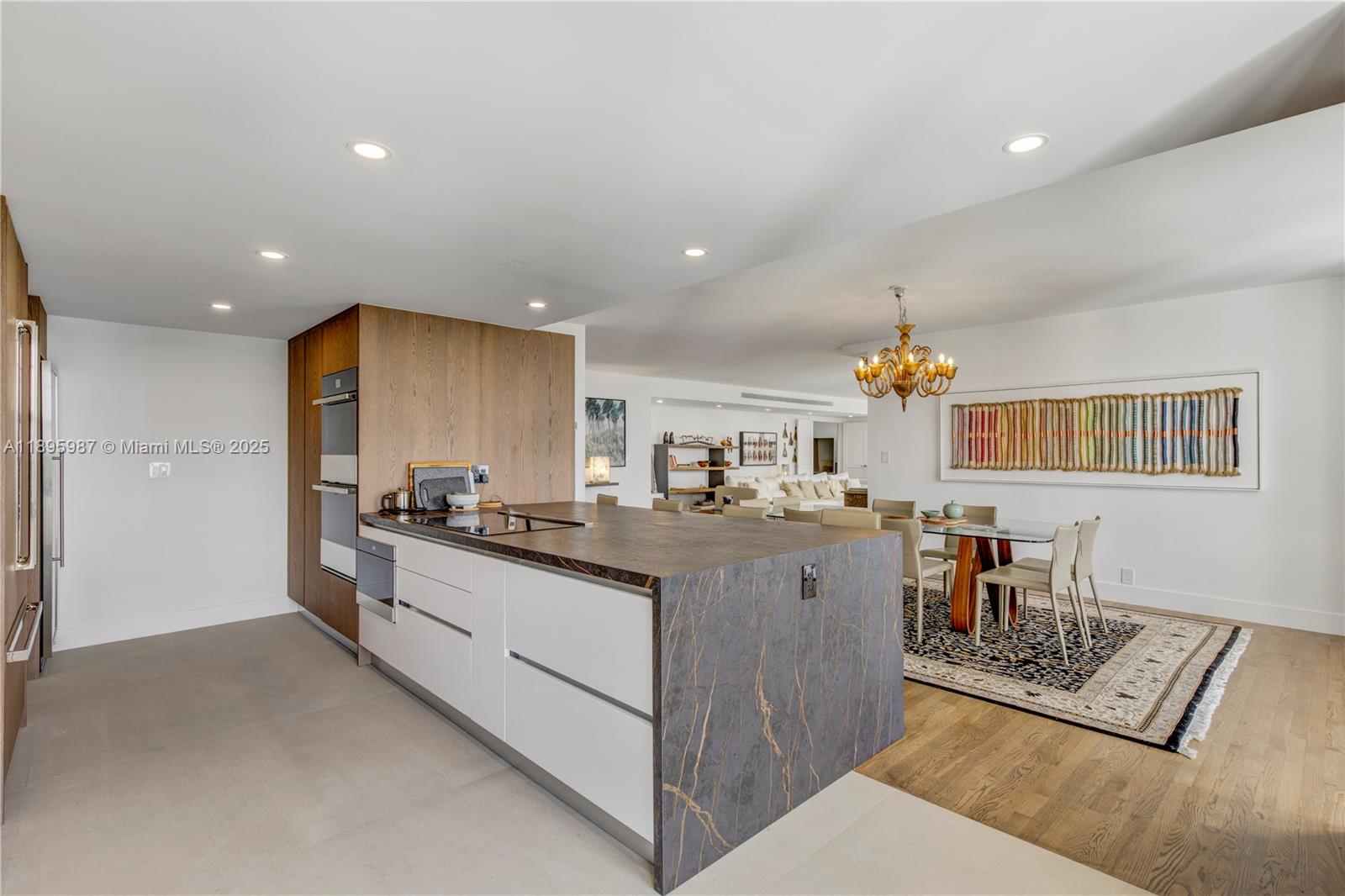 5500 Collins Ave # 1104