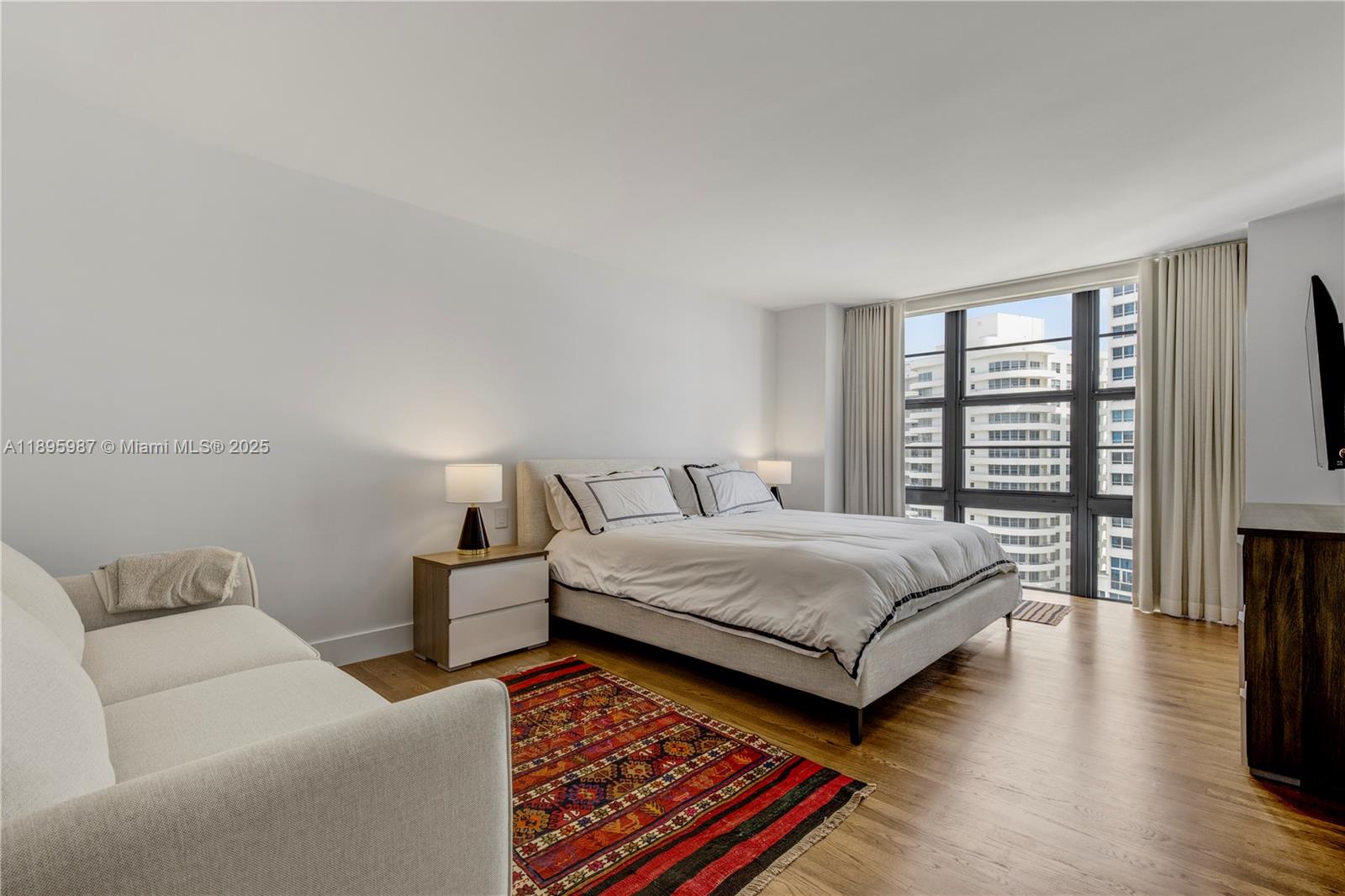 5500 Collins Ave # 1104