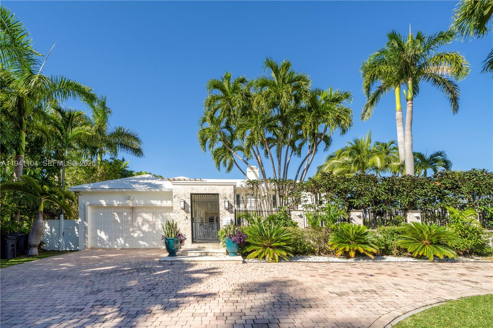 6465 Pine Tree Drive Cir