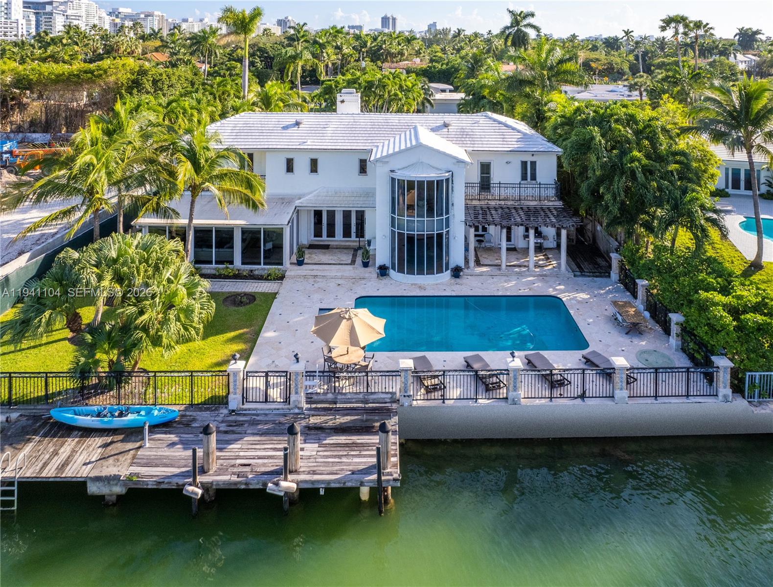 6465 Pine Tree Drive Cir