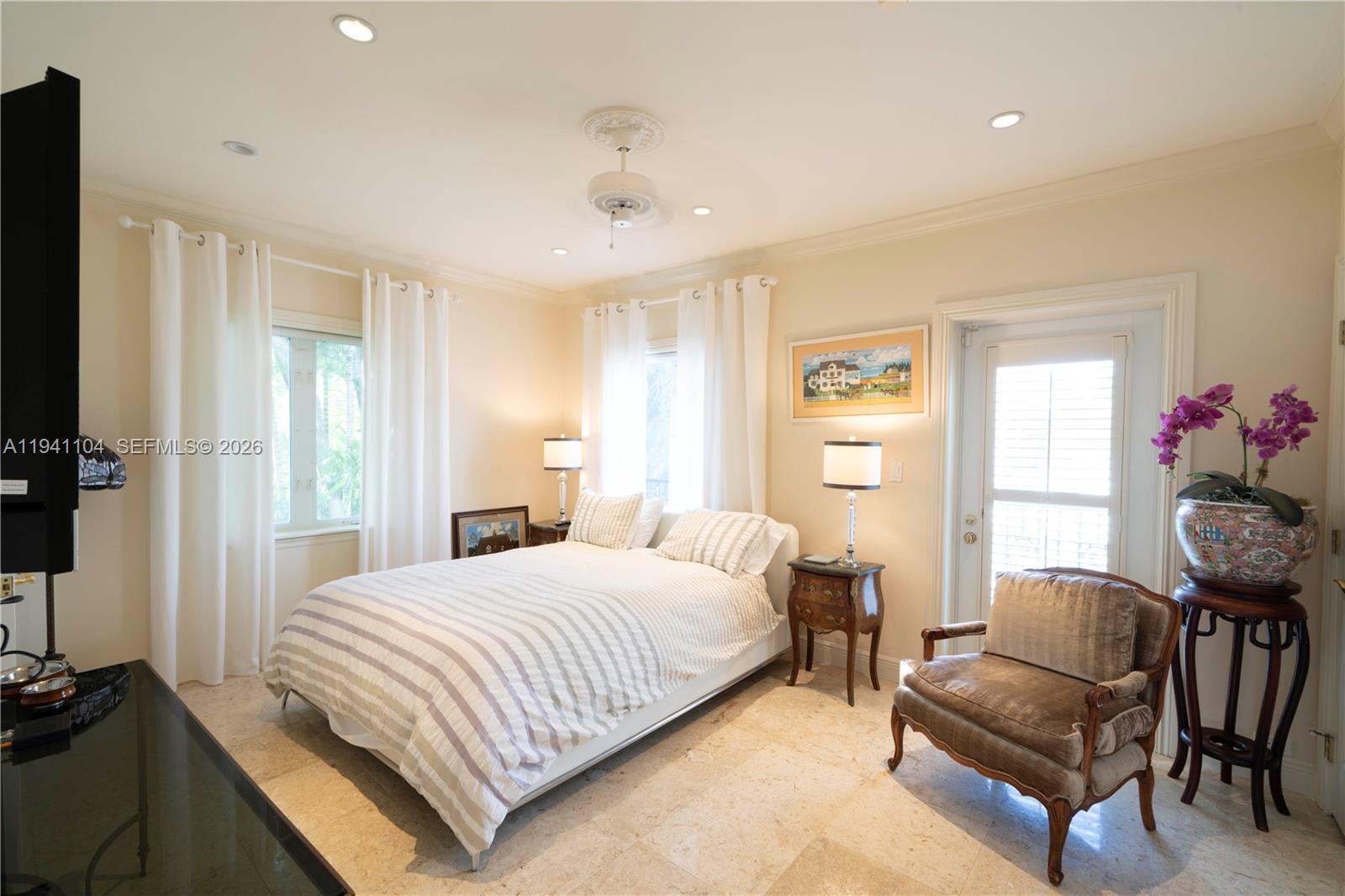 6465 Pine Tree Drive Cir