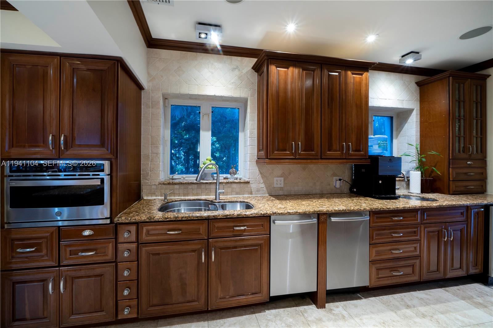 6465 Pine Tree Drive Cir