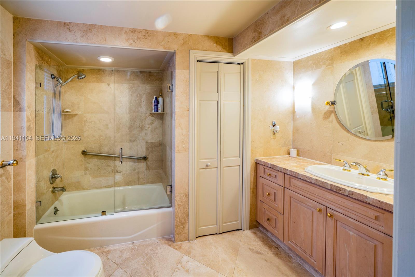 6465 Pine Tree Drive Cir