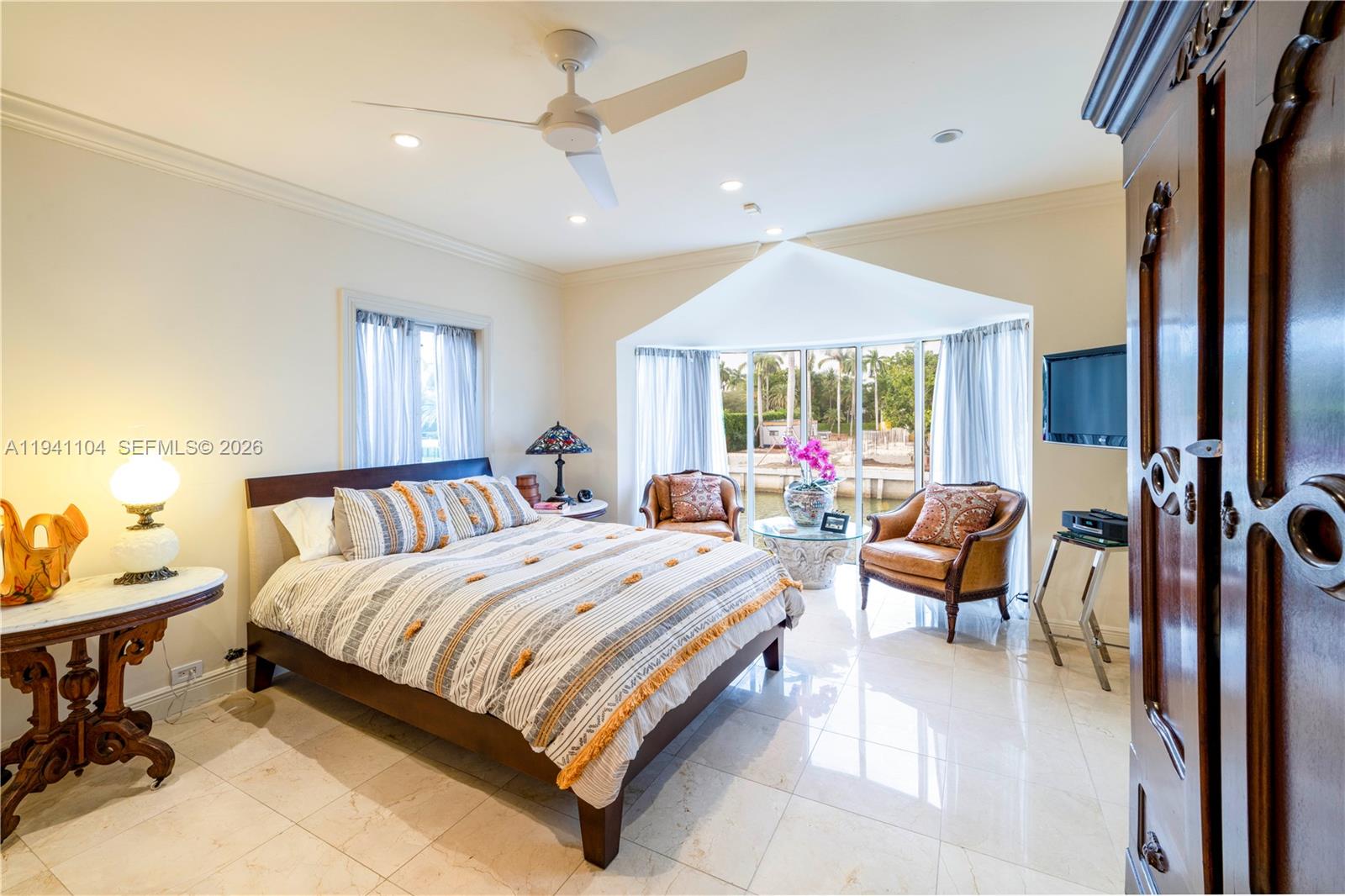 6465 Pine Tree Drive Cir