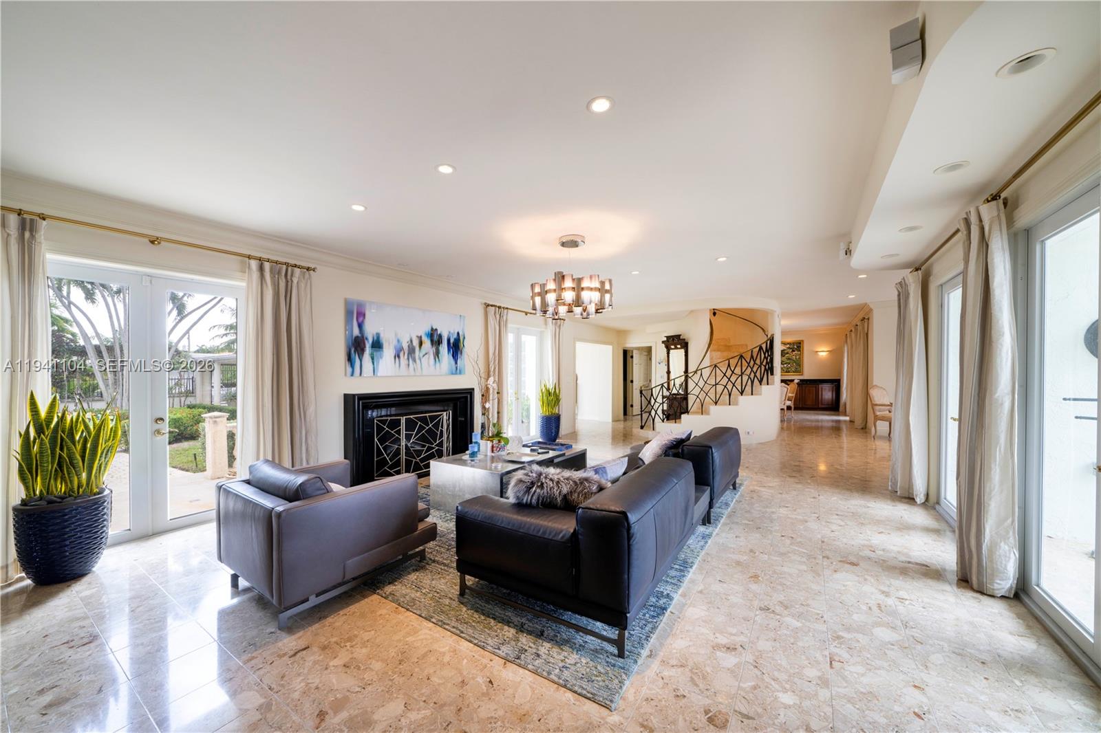 6465 Pine Tree Drive Cir