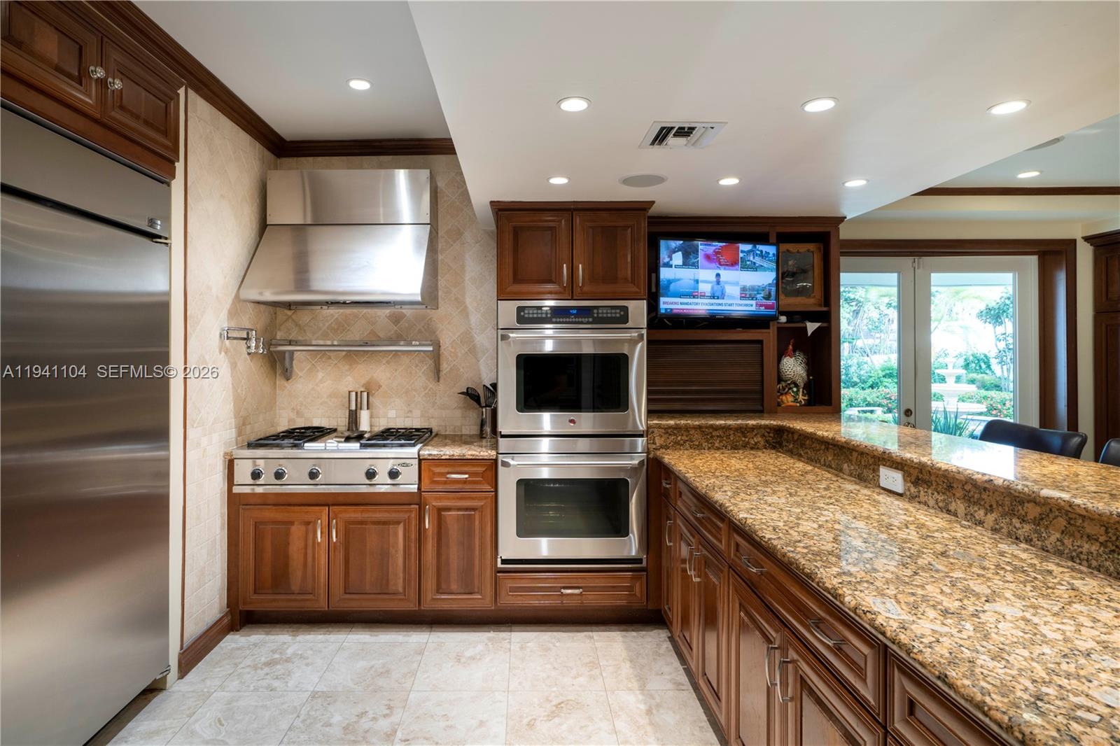 6465 Pine Tree Drive Cir